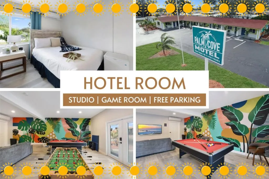 Bed in Palm Cove Motel