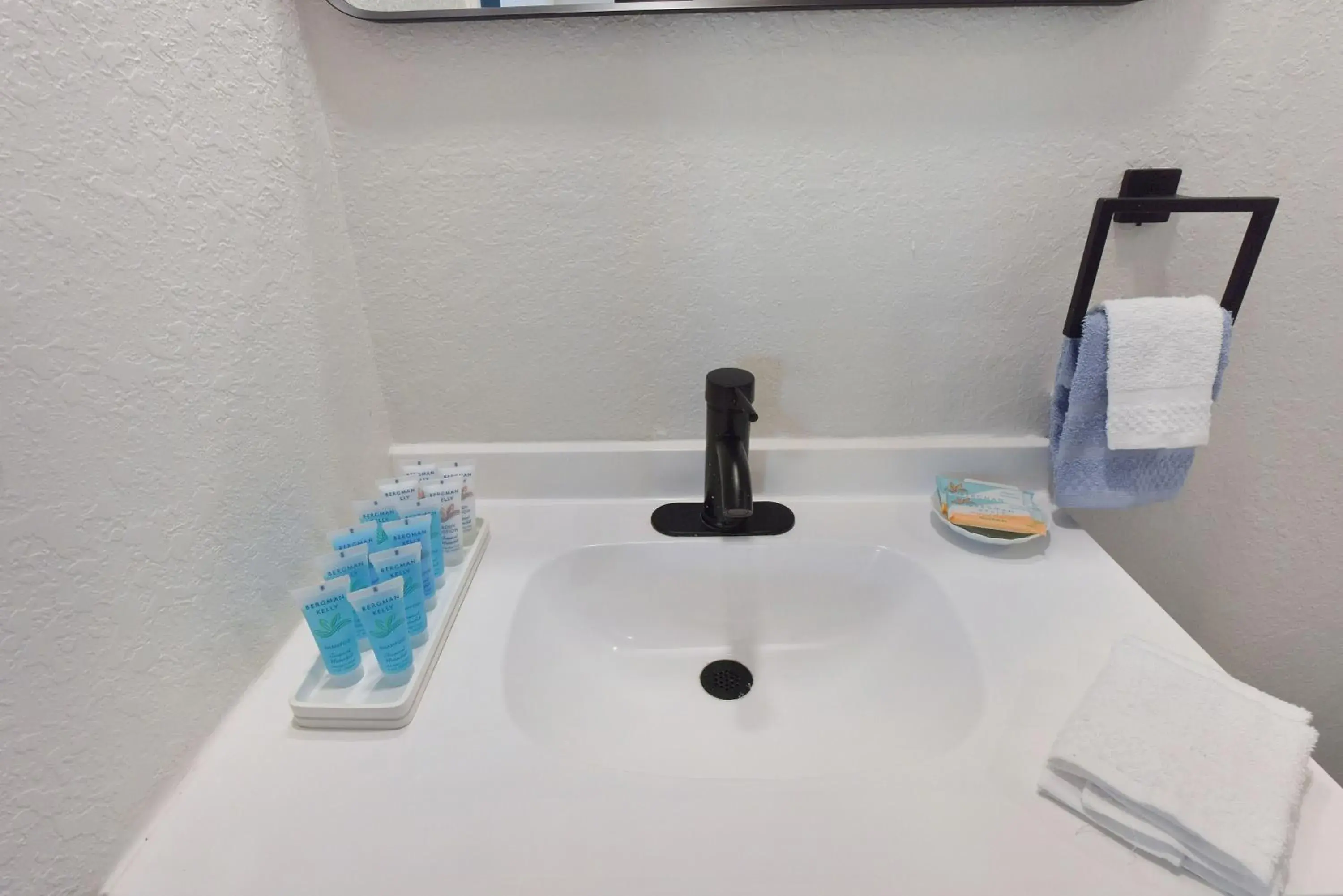 Bathroom in Palm Cove Motel Bathroom in Palm Cove Motel