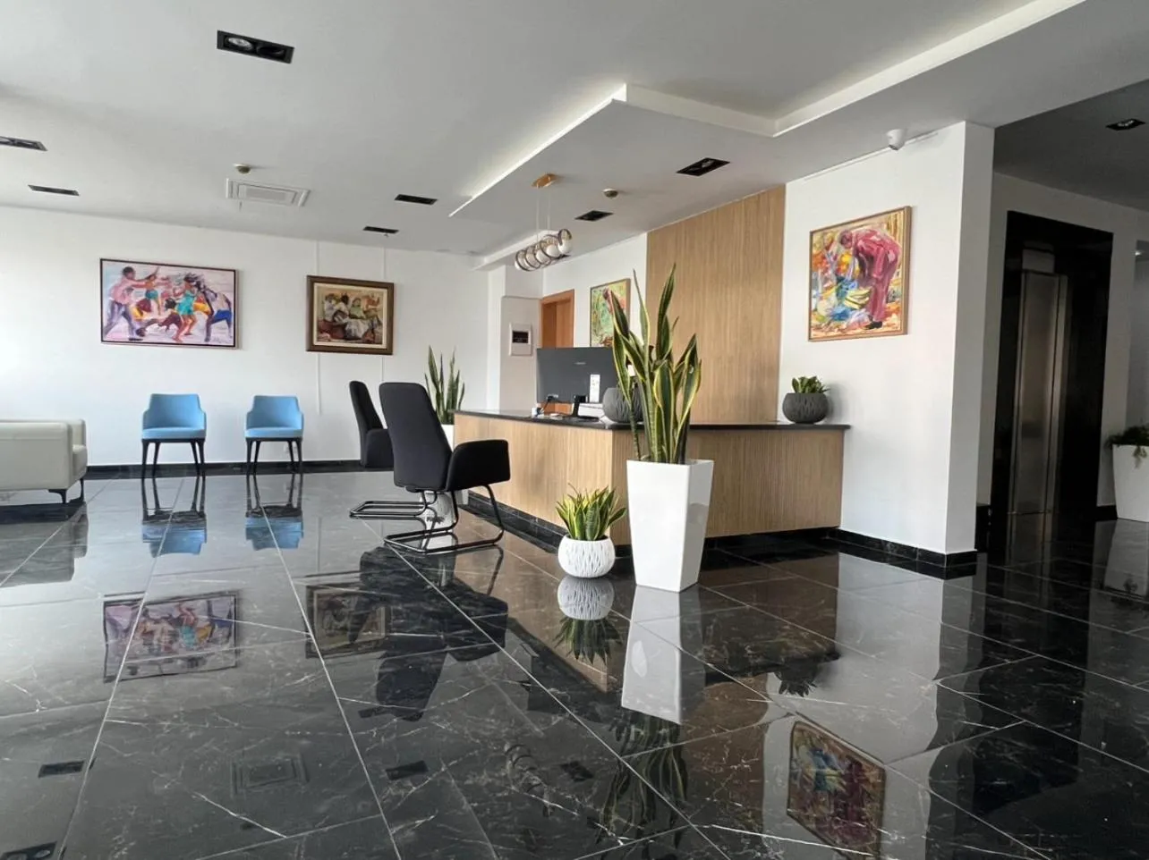 Lobby or reception in Hôtel Blue Sky