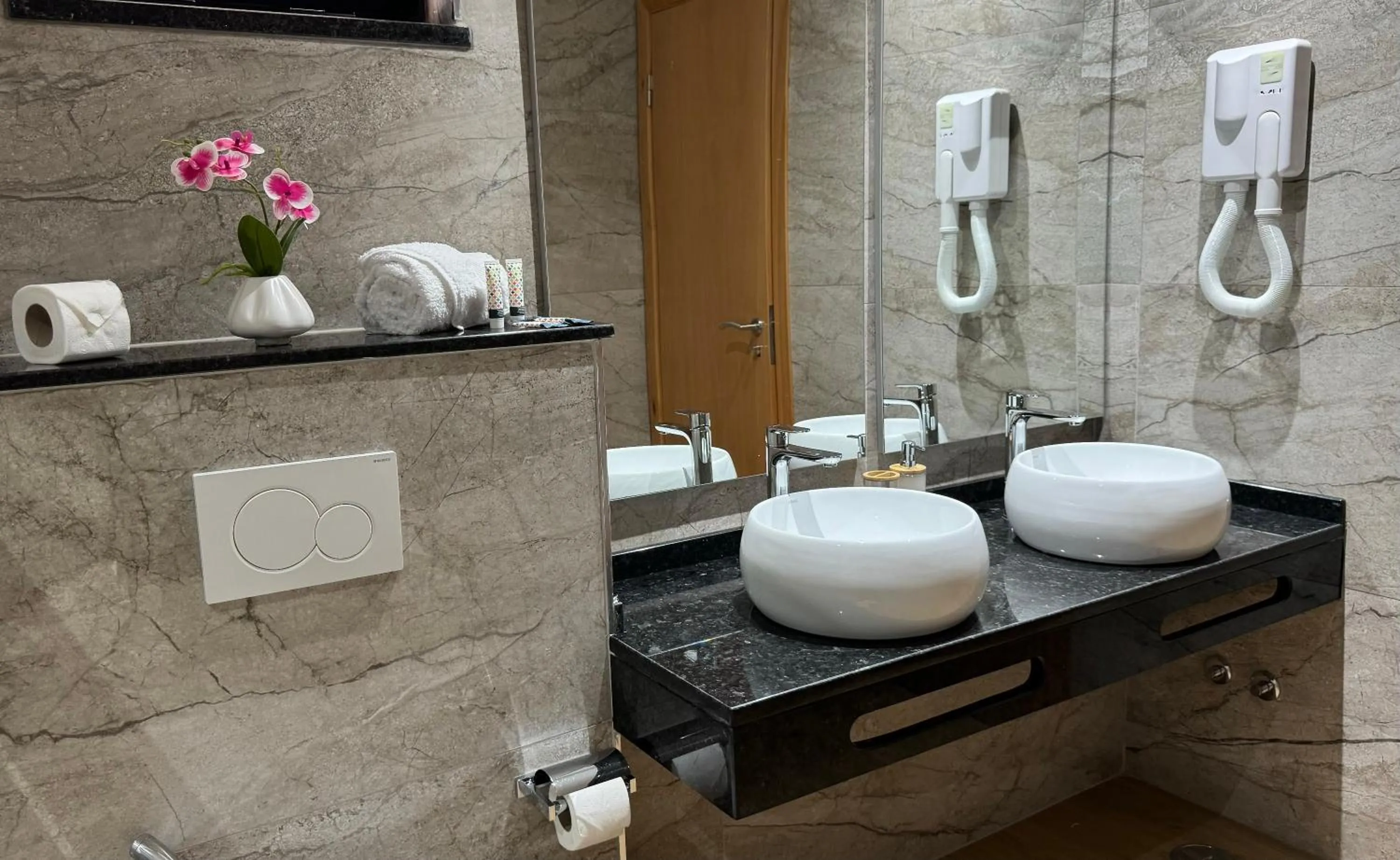 Bathroom in Hôtel Blue Sky
