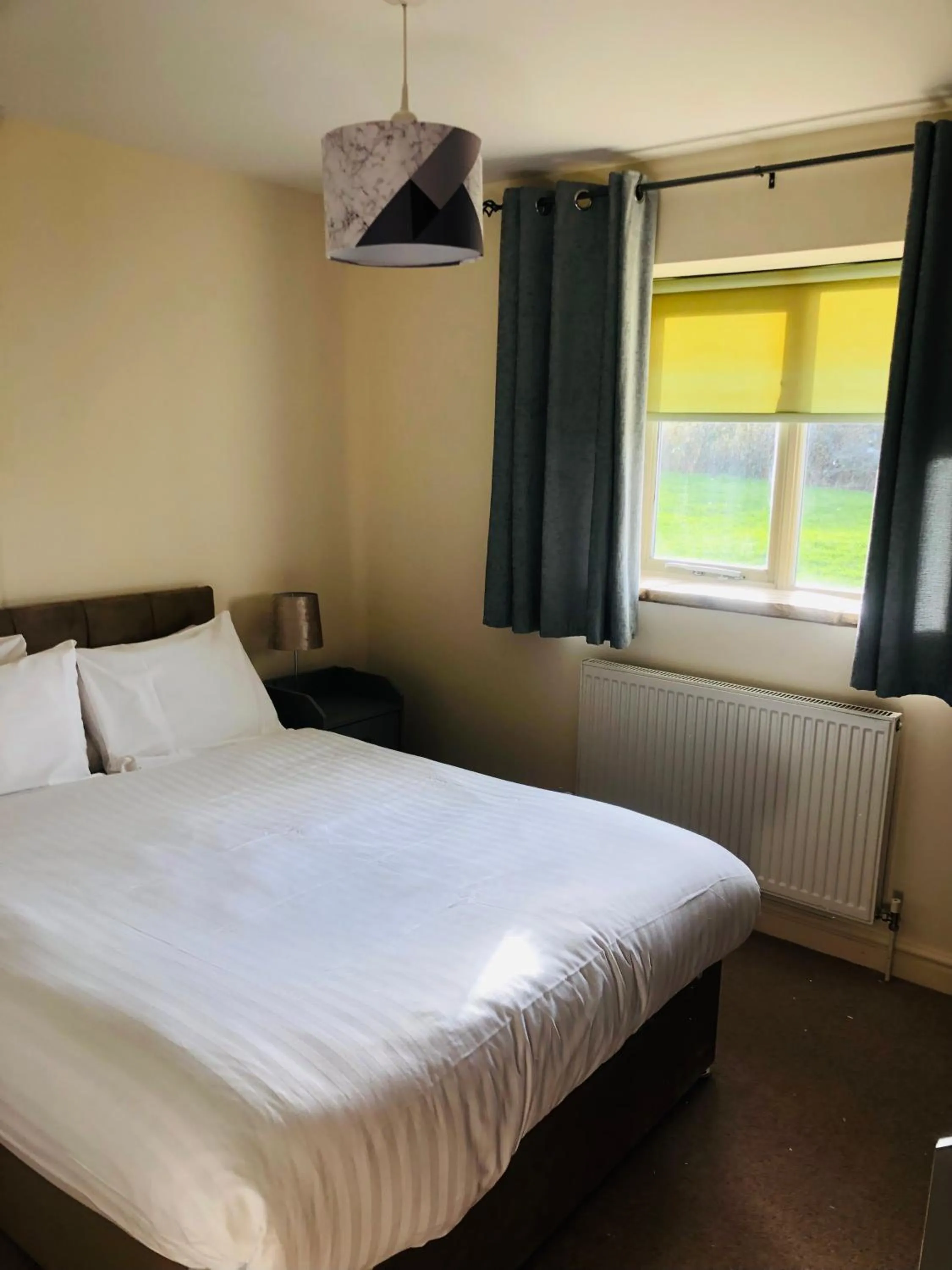 Bed in Canons Court Mews