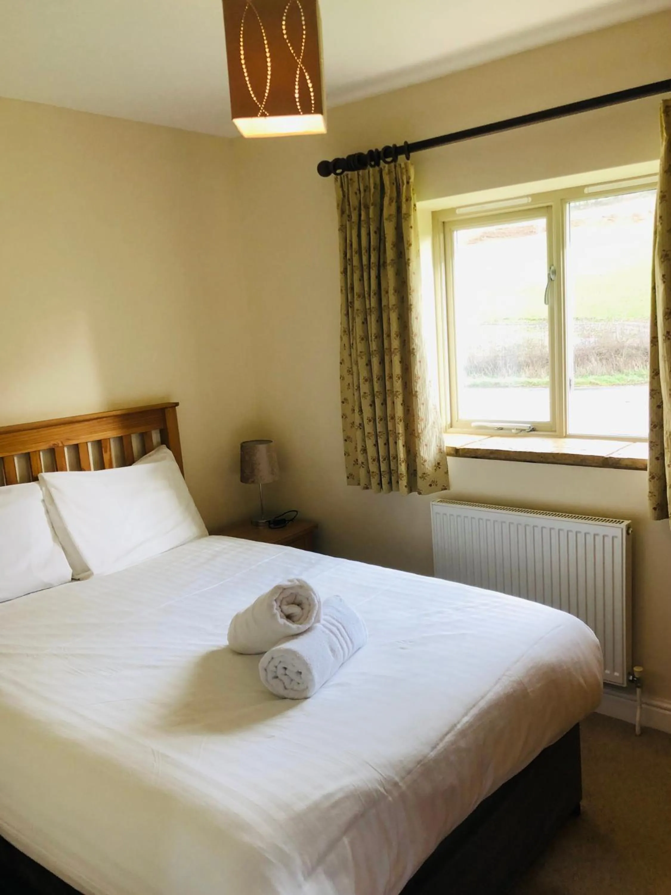 Bed in Canons Court Mews