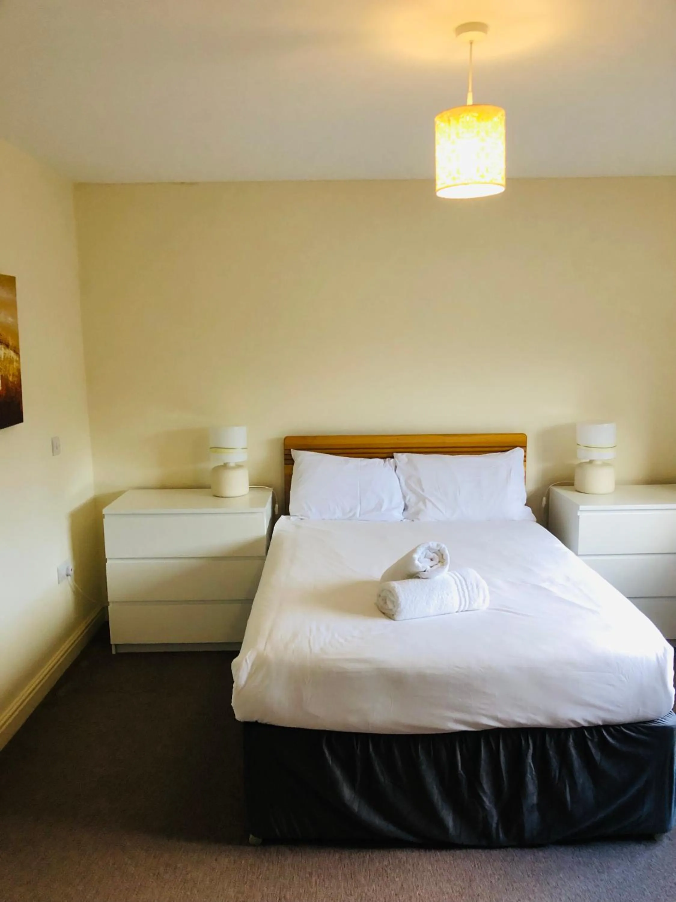 Bed in Canons Court Mews