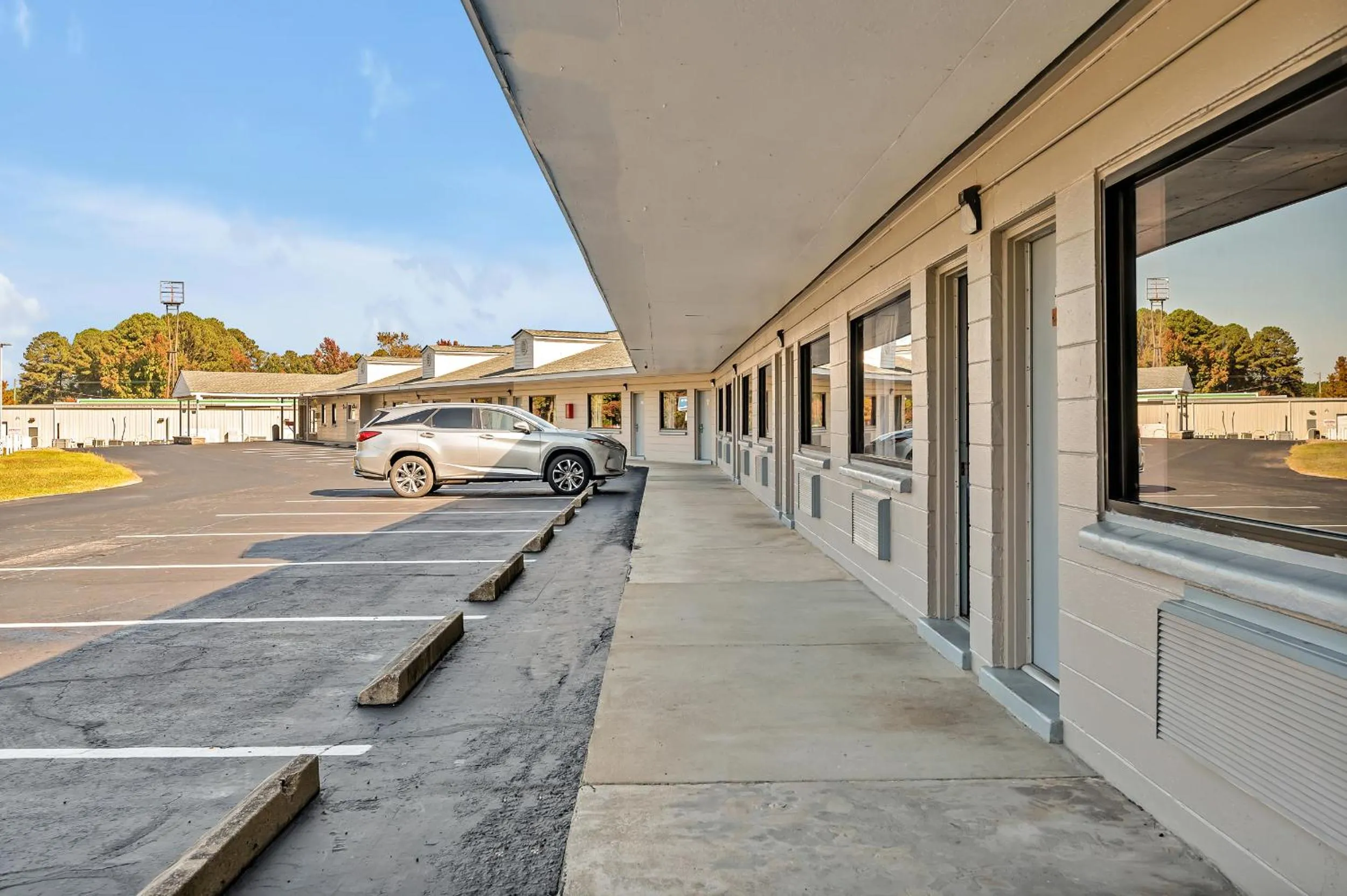 Property building in TRAVELER'S INN