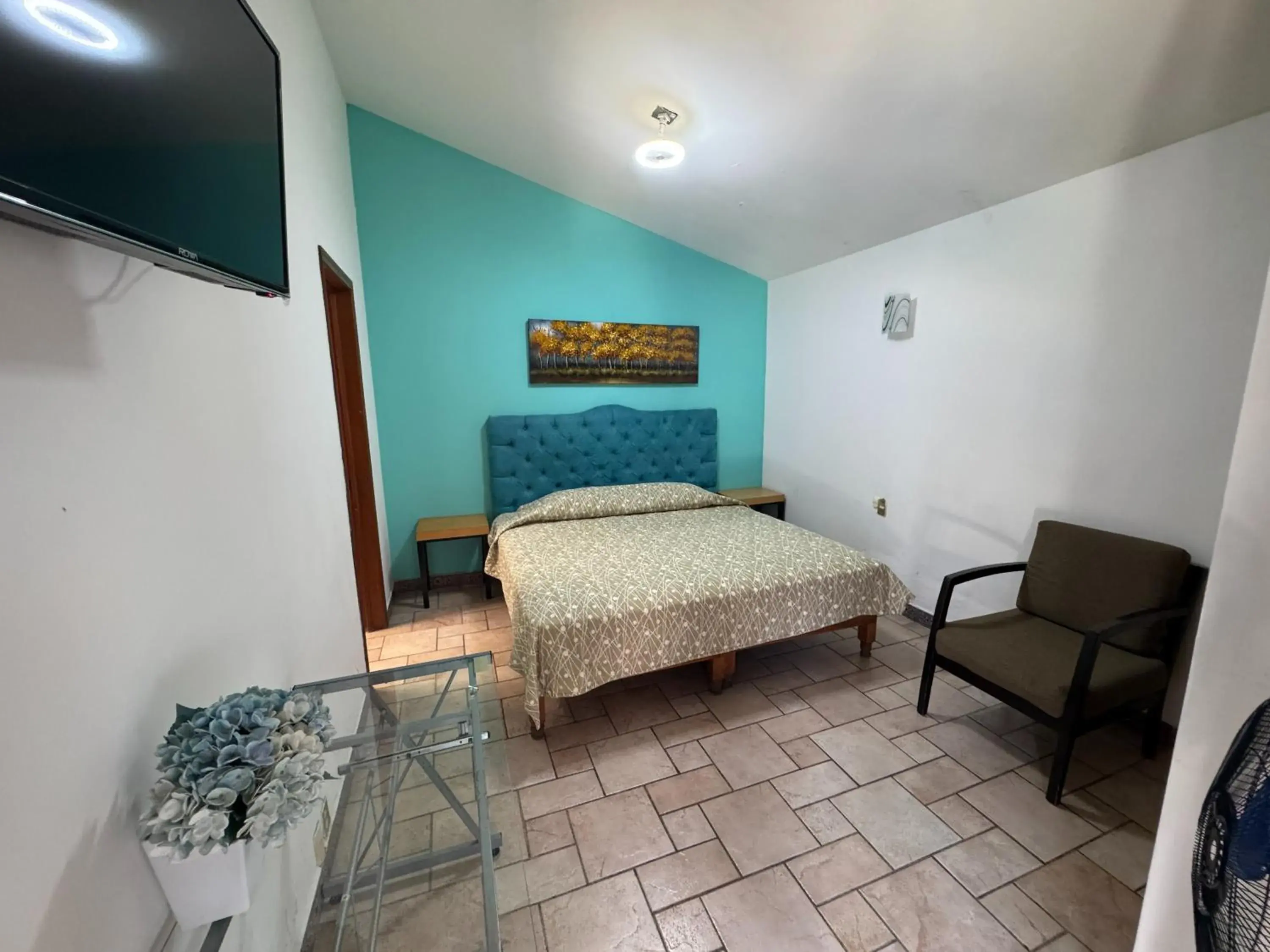 Superior King Room in Hotel Casa Ixtapan, Ixtapan de la Sal Superior King Room in Hotel Casa Ixtapan, Ixtapan de la Sal