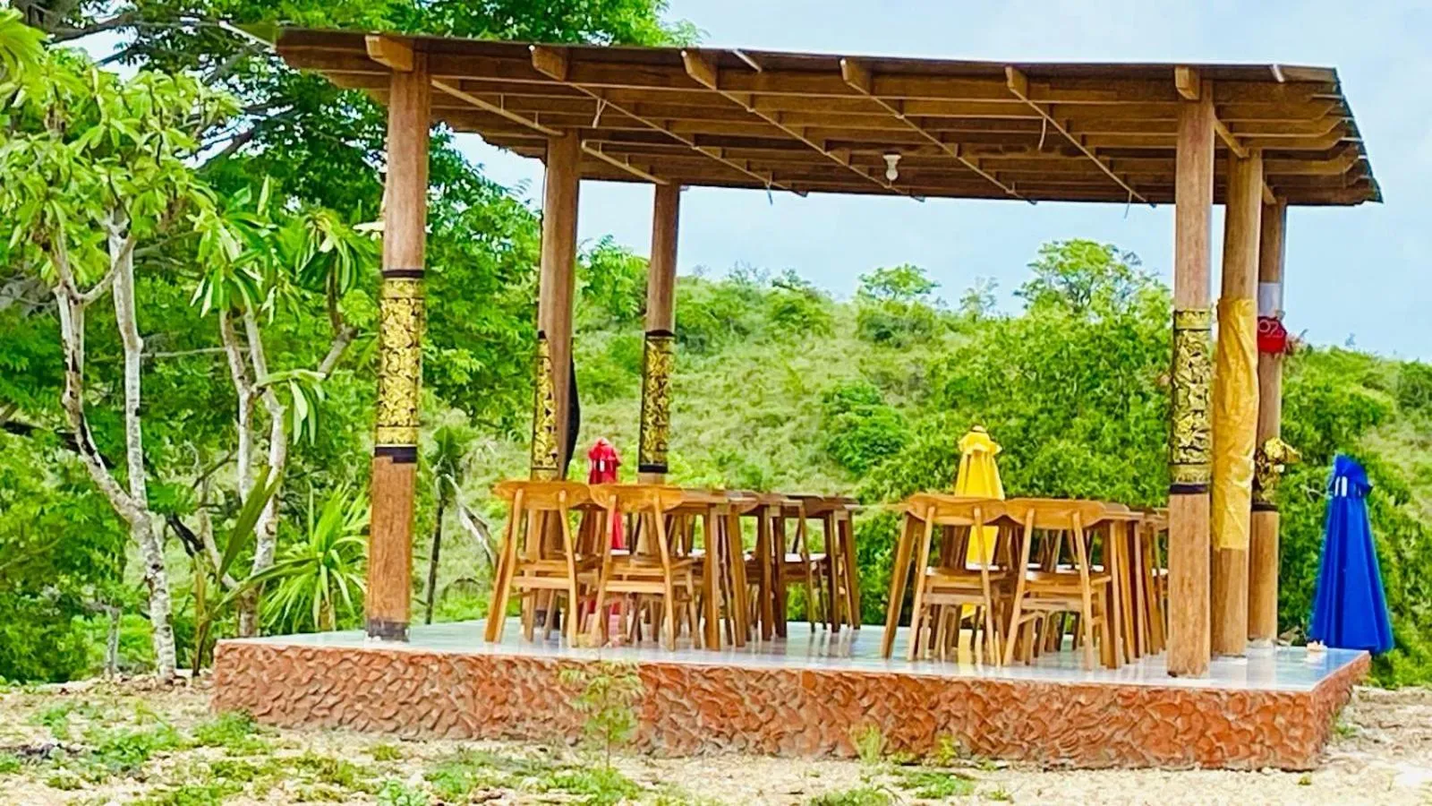 Restaurant/places to eat in Suwehan Beach Cliff House by BIJAK