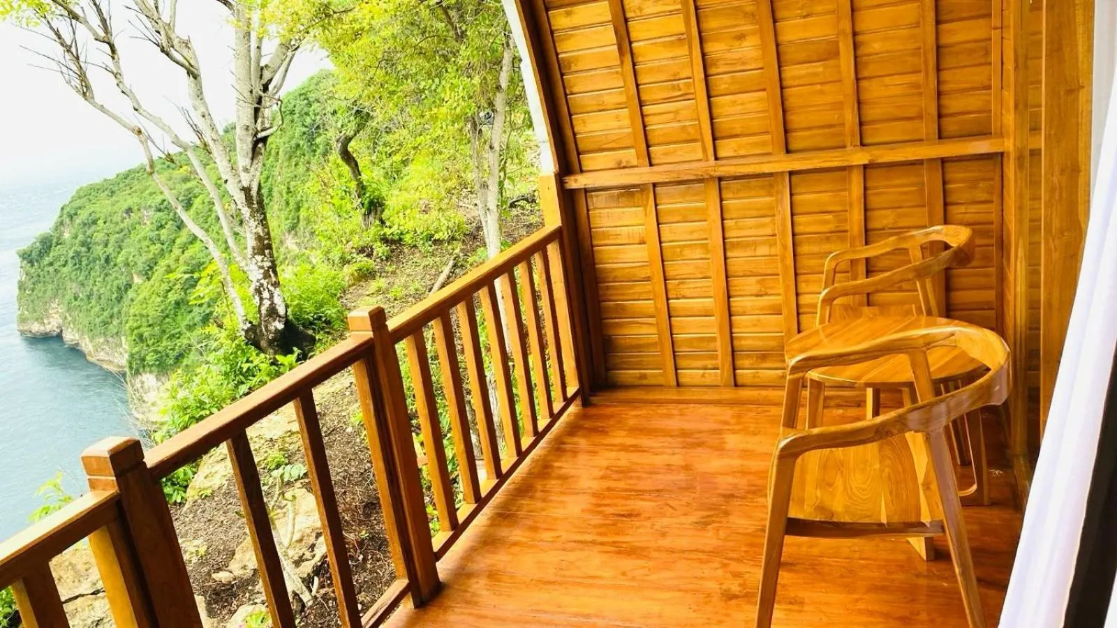 Balcony/Terrace in Suwehan Beach Cliff House by BIJAK