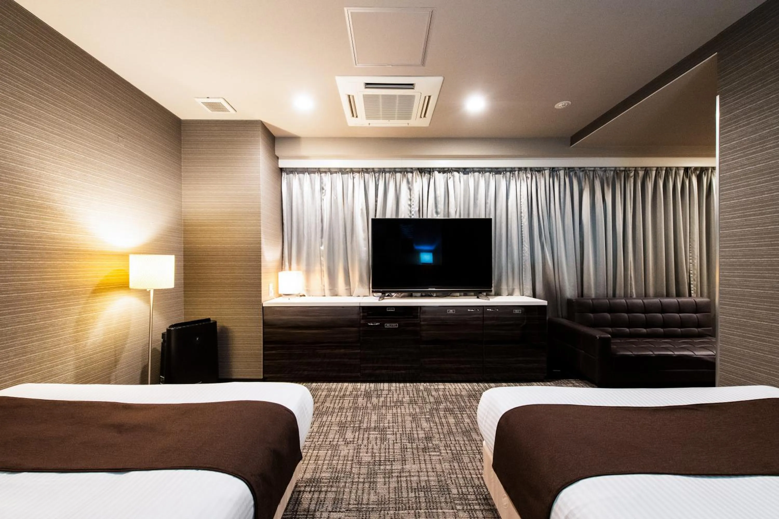 Photo of the whole room, Bed in Urvest Hotel Kamata