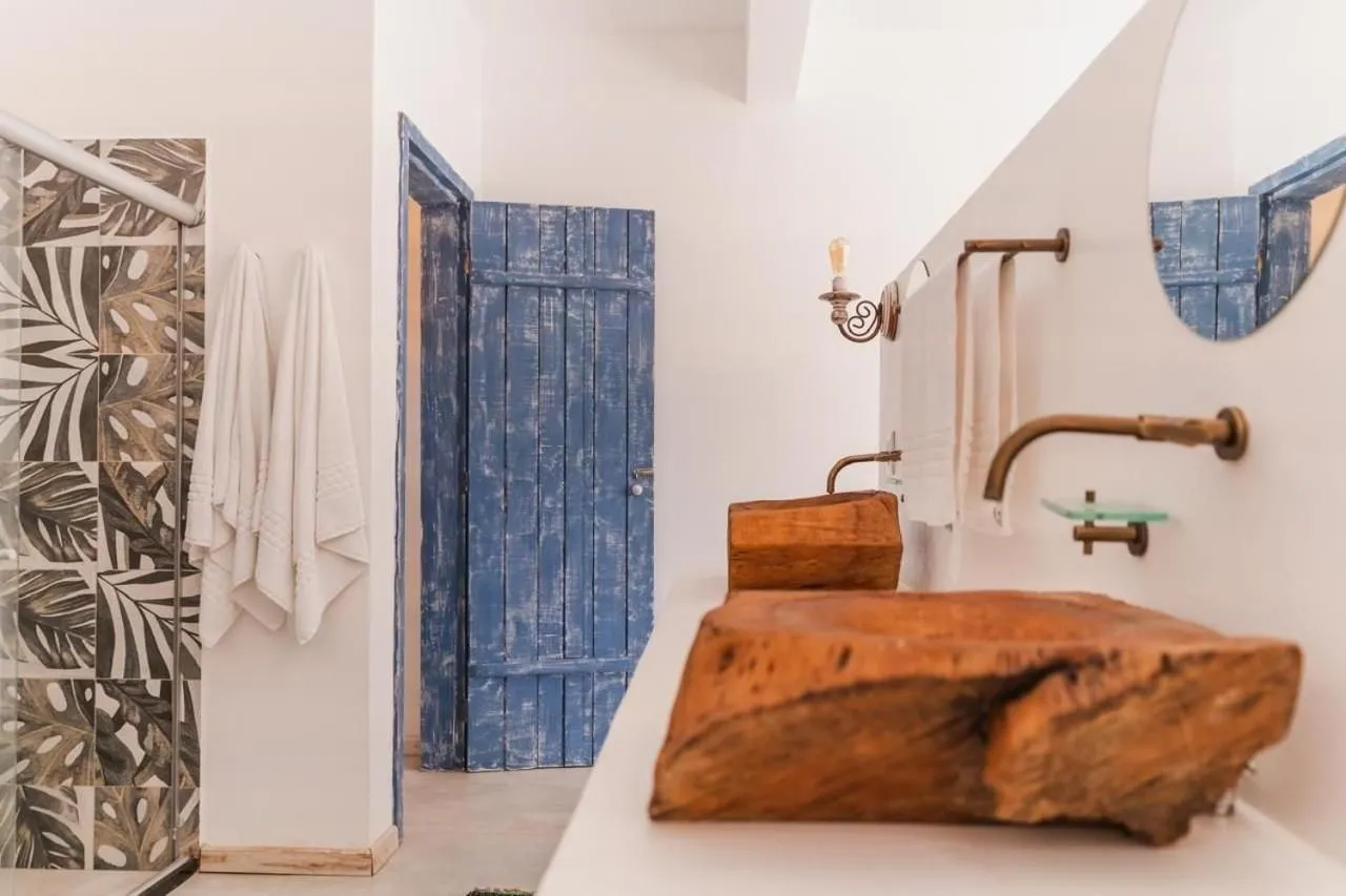 Toilet, Bed in Villa Maree Bahia