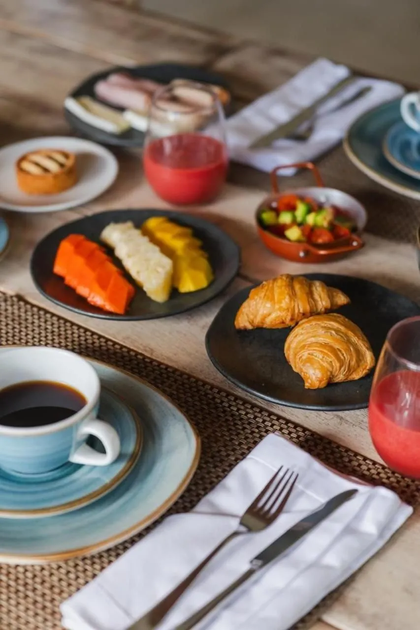 Breakfast in Villa Maree Bahia