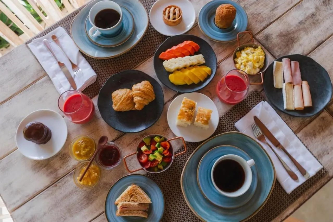 Breakfast in Villa Maree Bahia