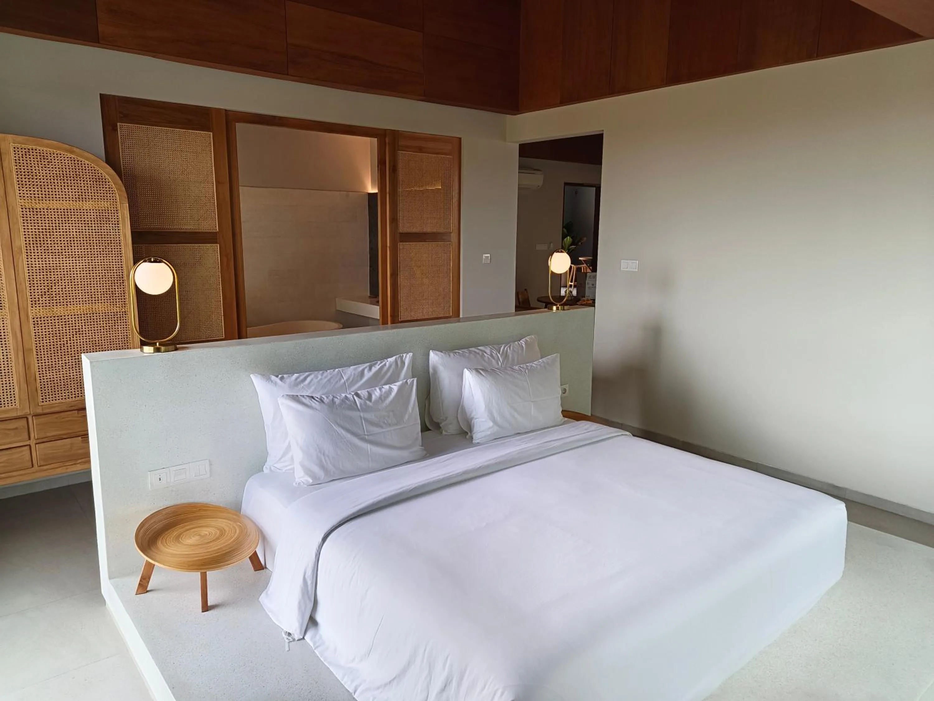 Bed in Biloba Villas and Suites Canggu