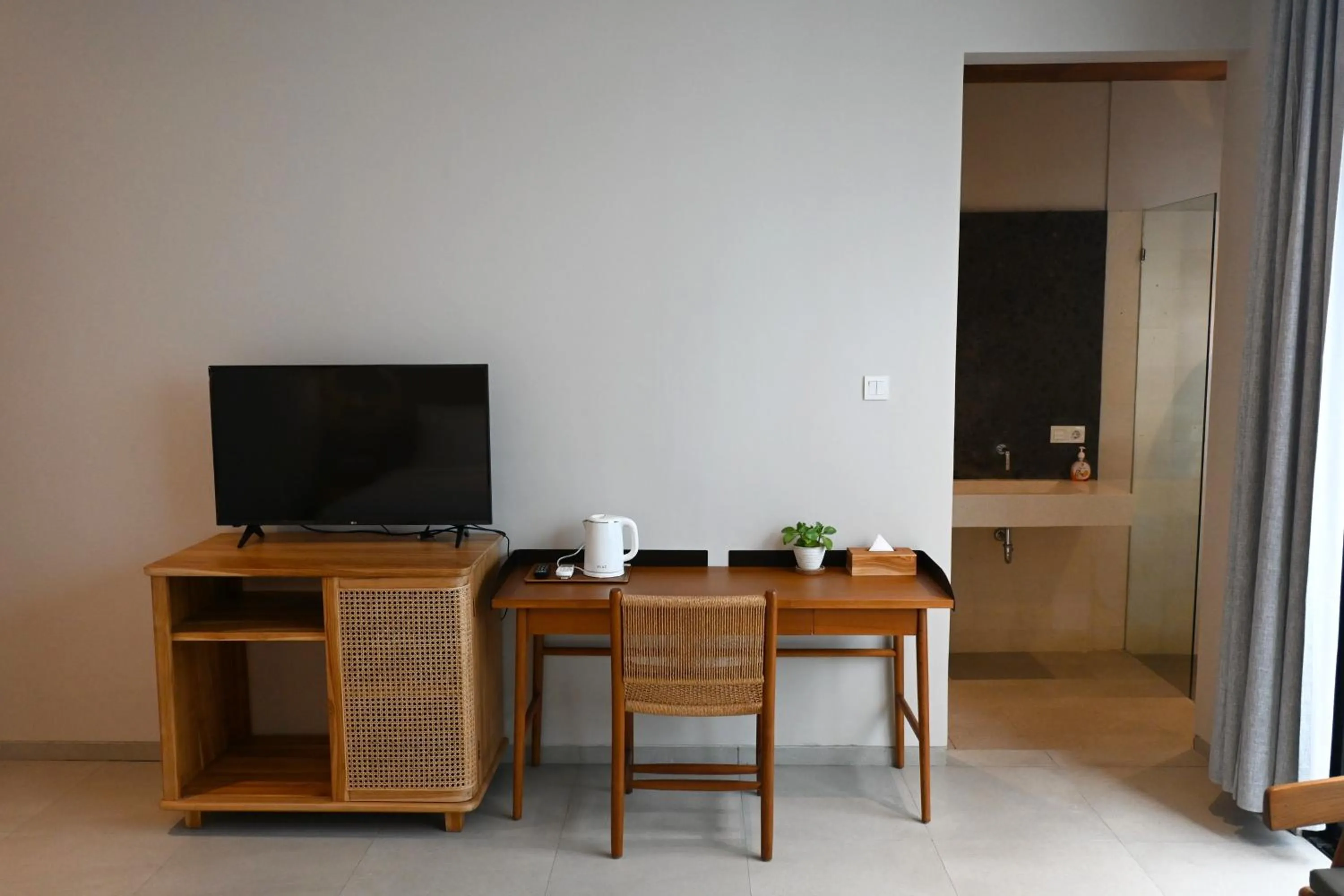 TV and multimedia in Biloba Villas and Suites Canggu