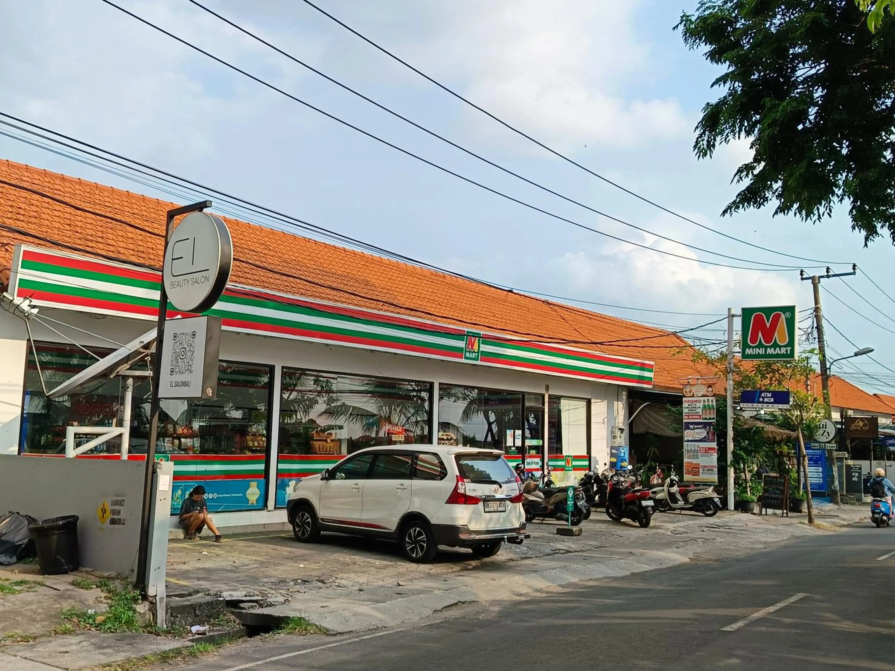 Supermarket/grocery shop in Biloba Villas and Suites Canggu