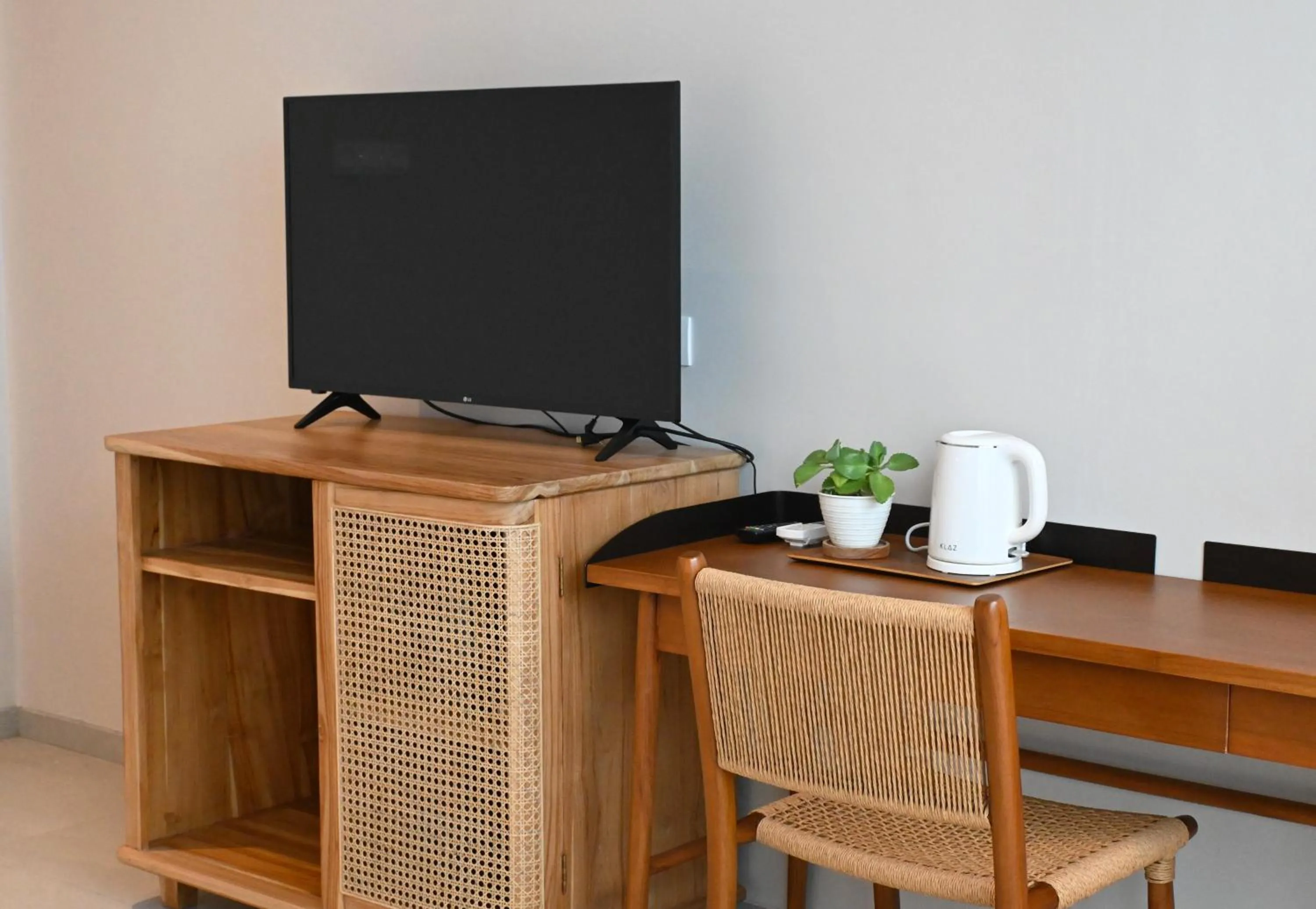 TV and multimedia in Biloba Villas and Suites Canggu