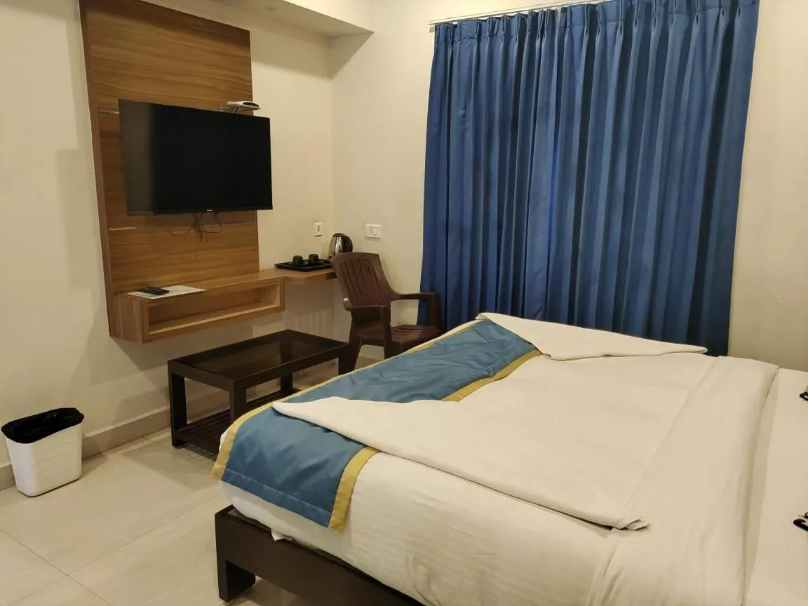 SMA Grand inn, Triplicane