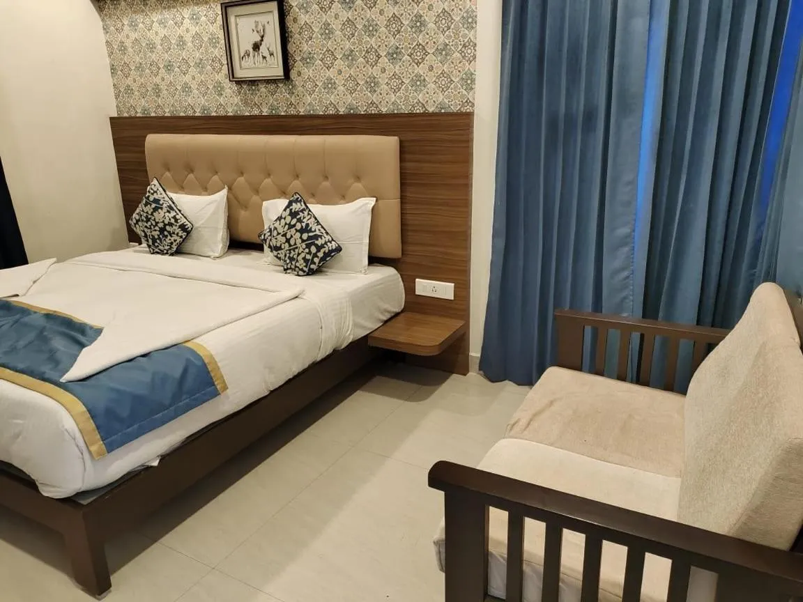 SMA Grand inn, Triplicane
