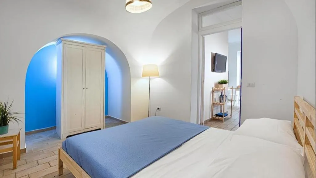 Bed in Dragonfly inn Sorrento