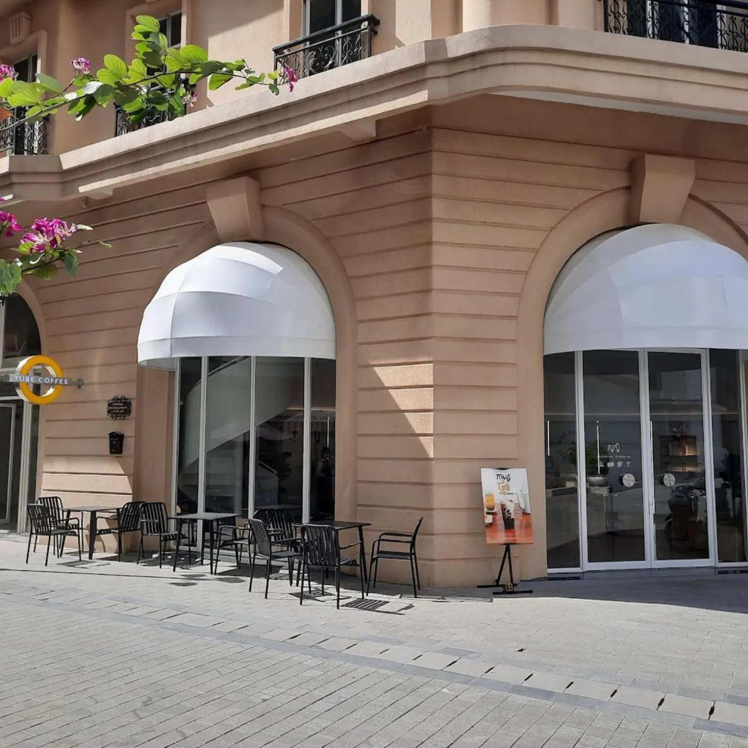 Restaurant/places to eat in Try Residence, The Elysée Koh Pich