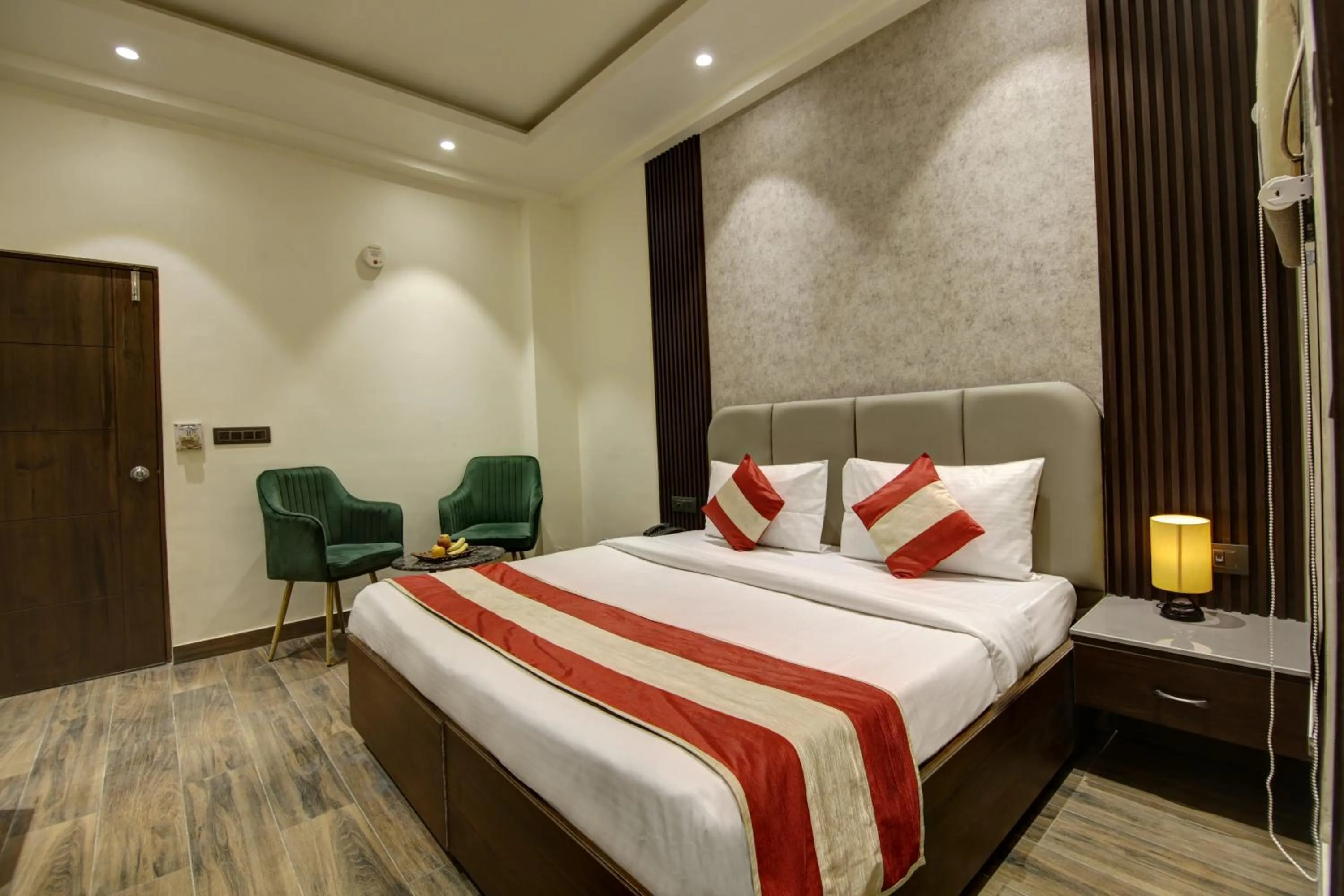 Bed in Hotel Kashish Plaza - 5 Mins From Metro Station