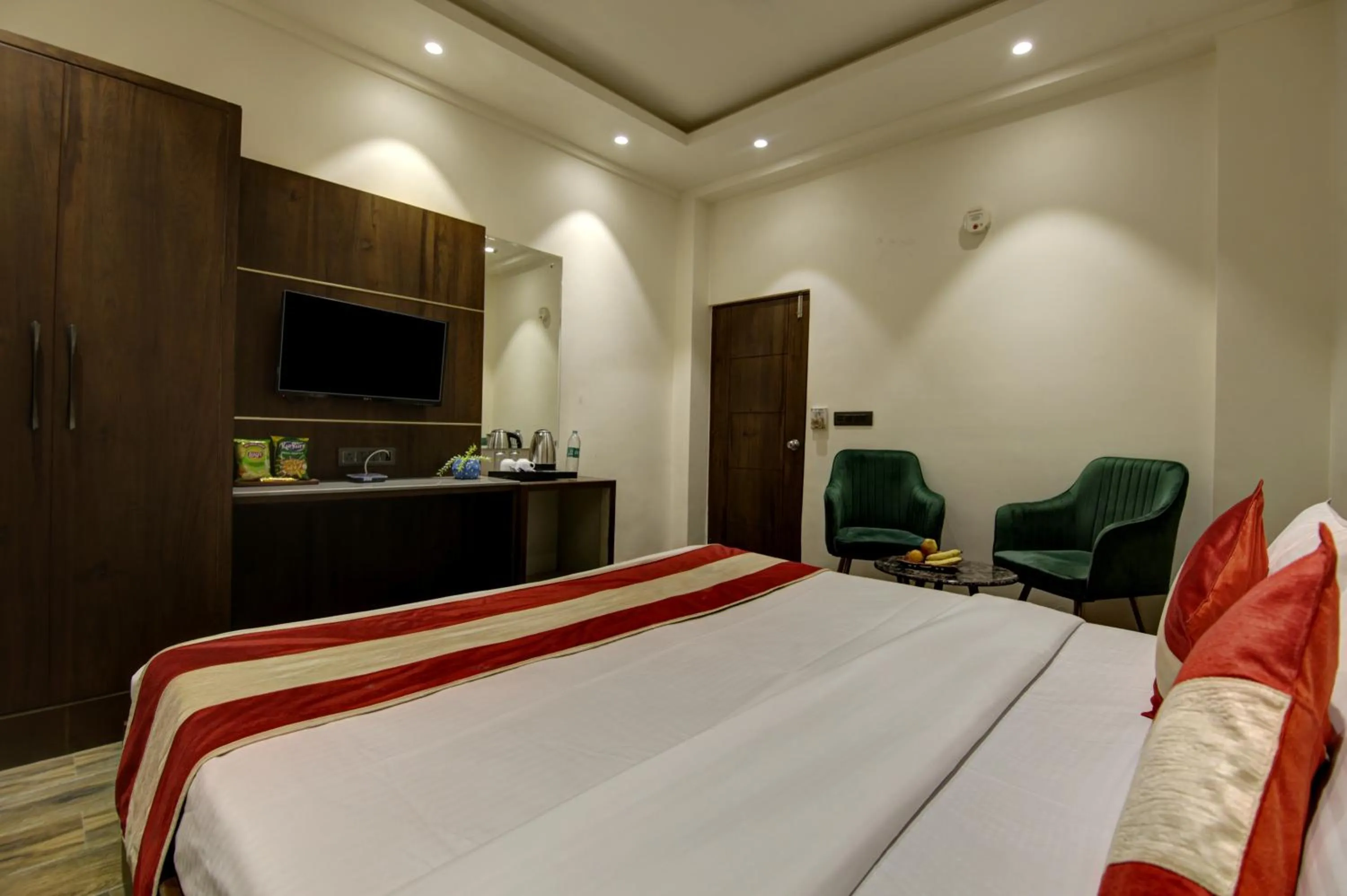 Bed in Hotel Kashish Plaza - 5 Mins From Metro Station