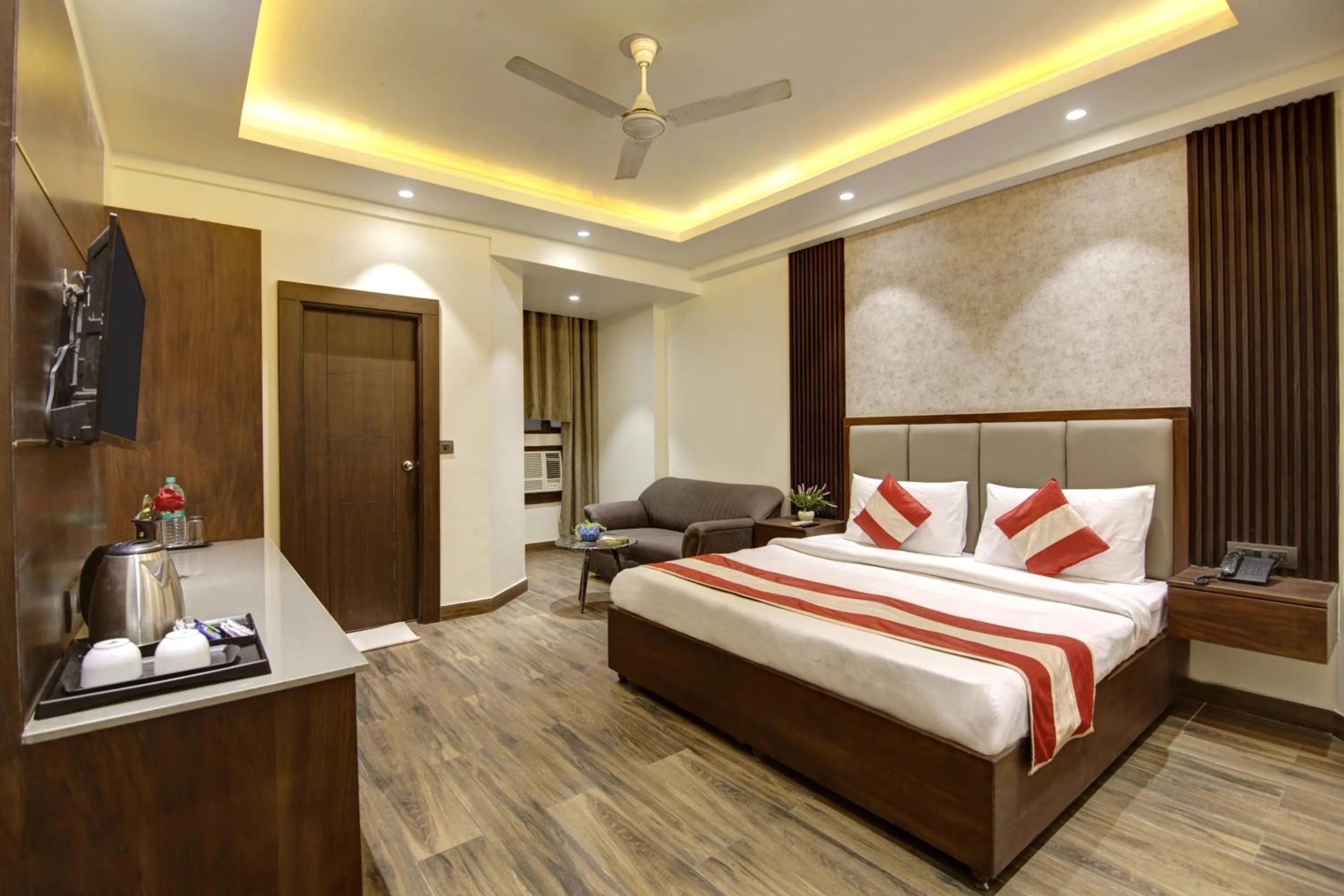 Bedroom in Hotel Kashish Plaza - 5 Mins From Metro Station