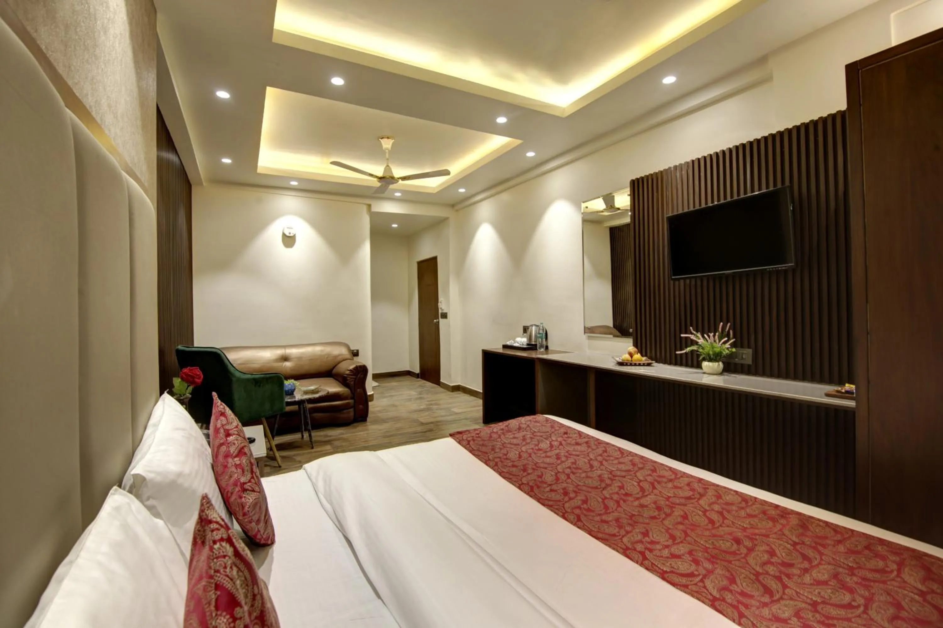 Bed in Hotel Kashish Plaza - 5 Mins From Metro Station