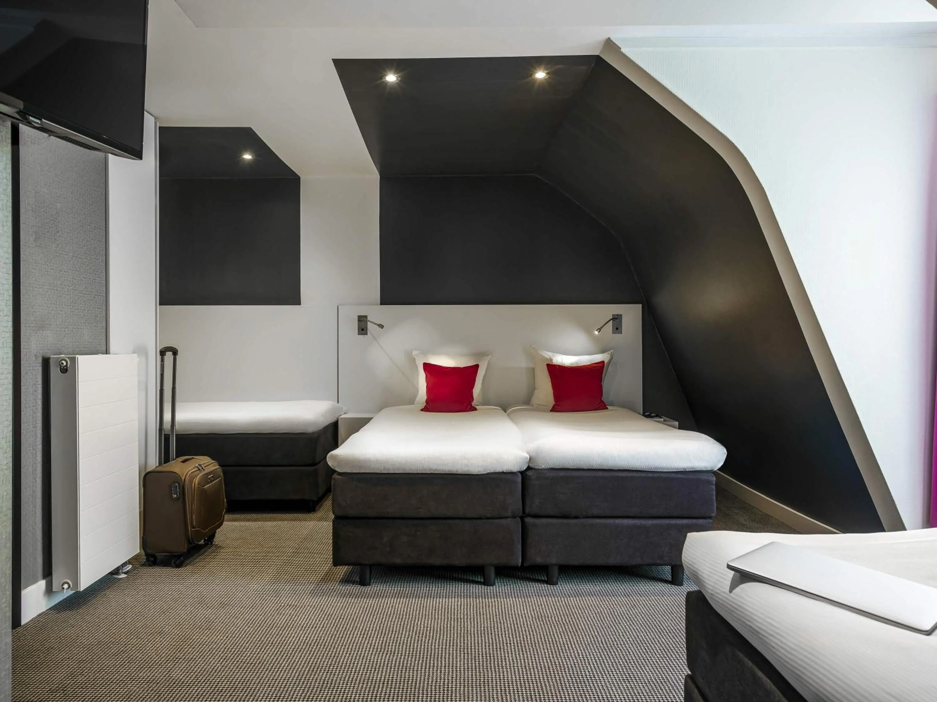 Bedroom, Bed in ibis Styles Amsterdam Amstel