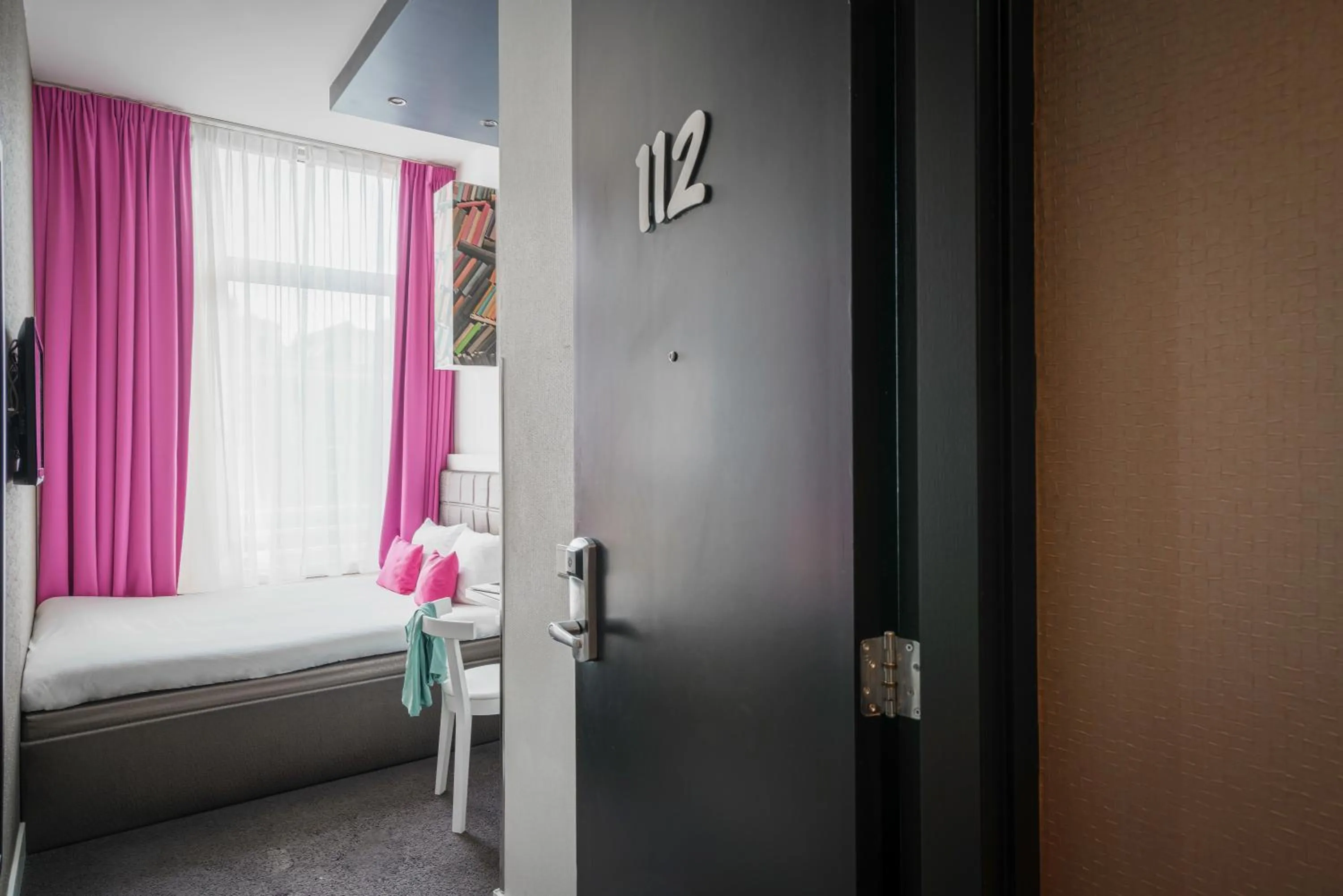 Bed in ibis Styles Amsterdam Amstel