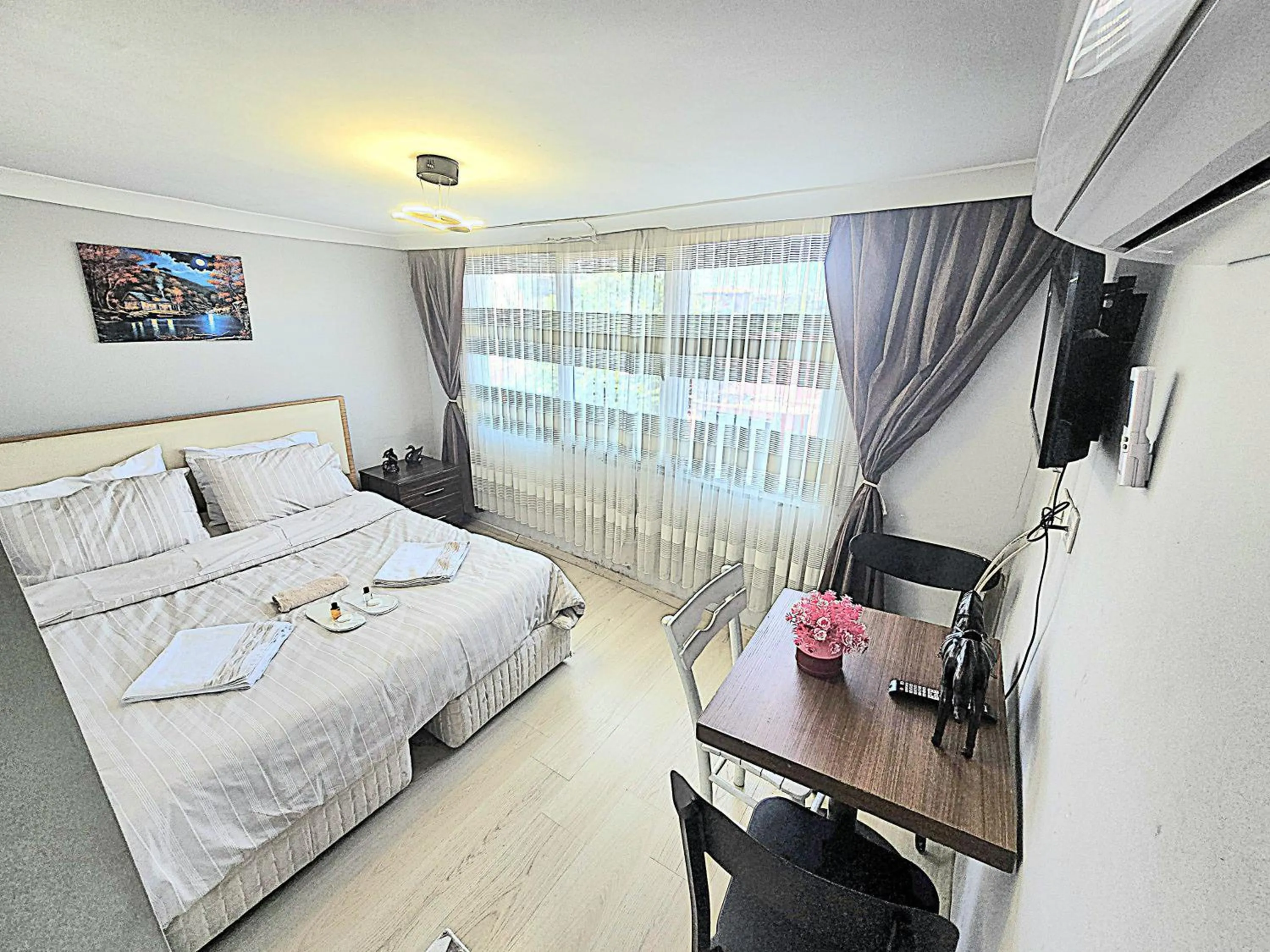 Bed in Taksim Milenyum Suites