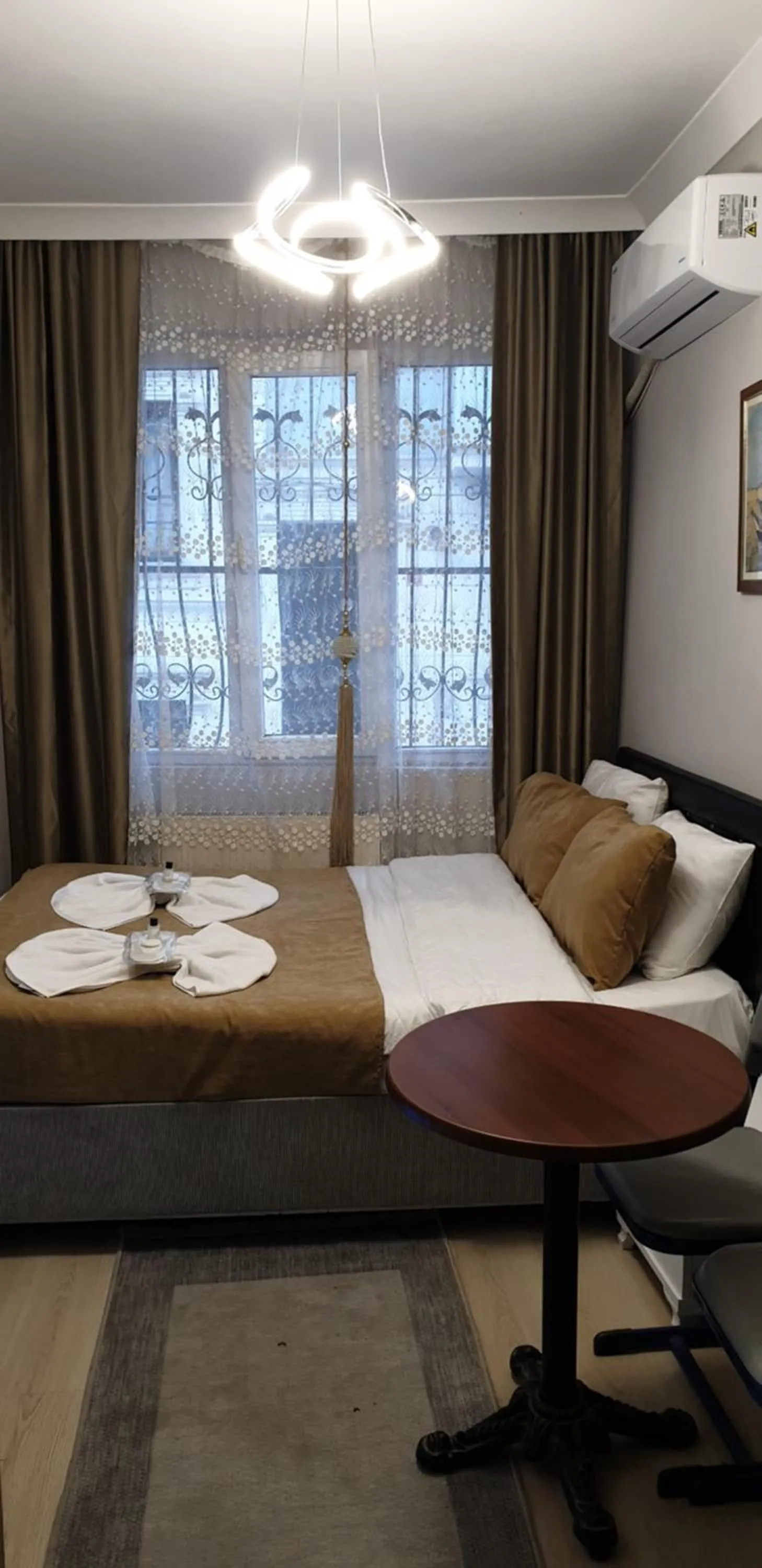 Bed in Taksim Milenyum Suites