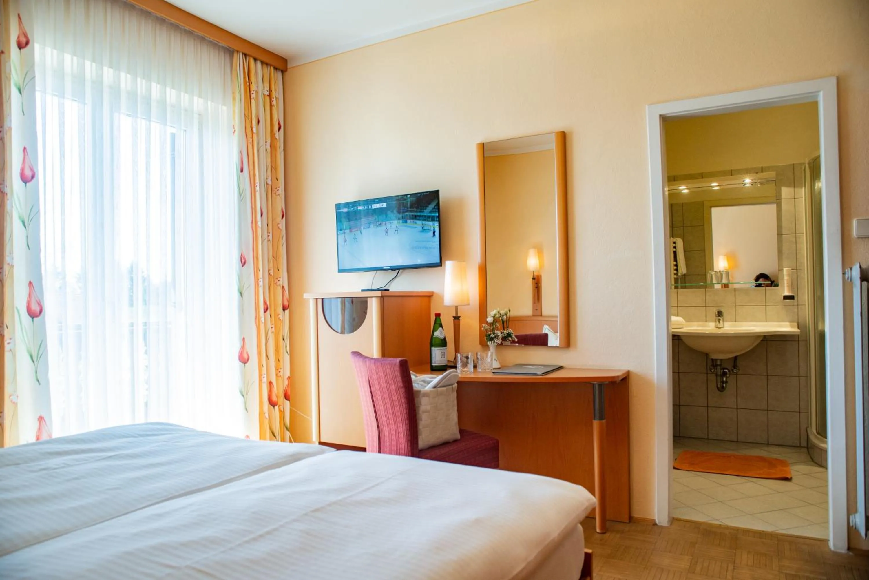 Photo of the whole room, Bed in Hotel Gasthof Scheer