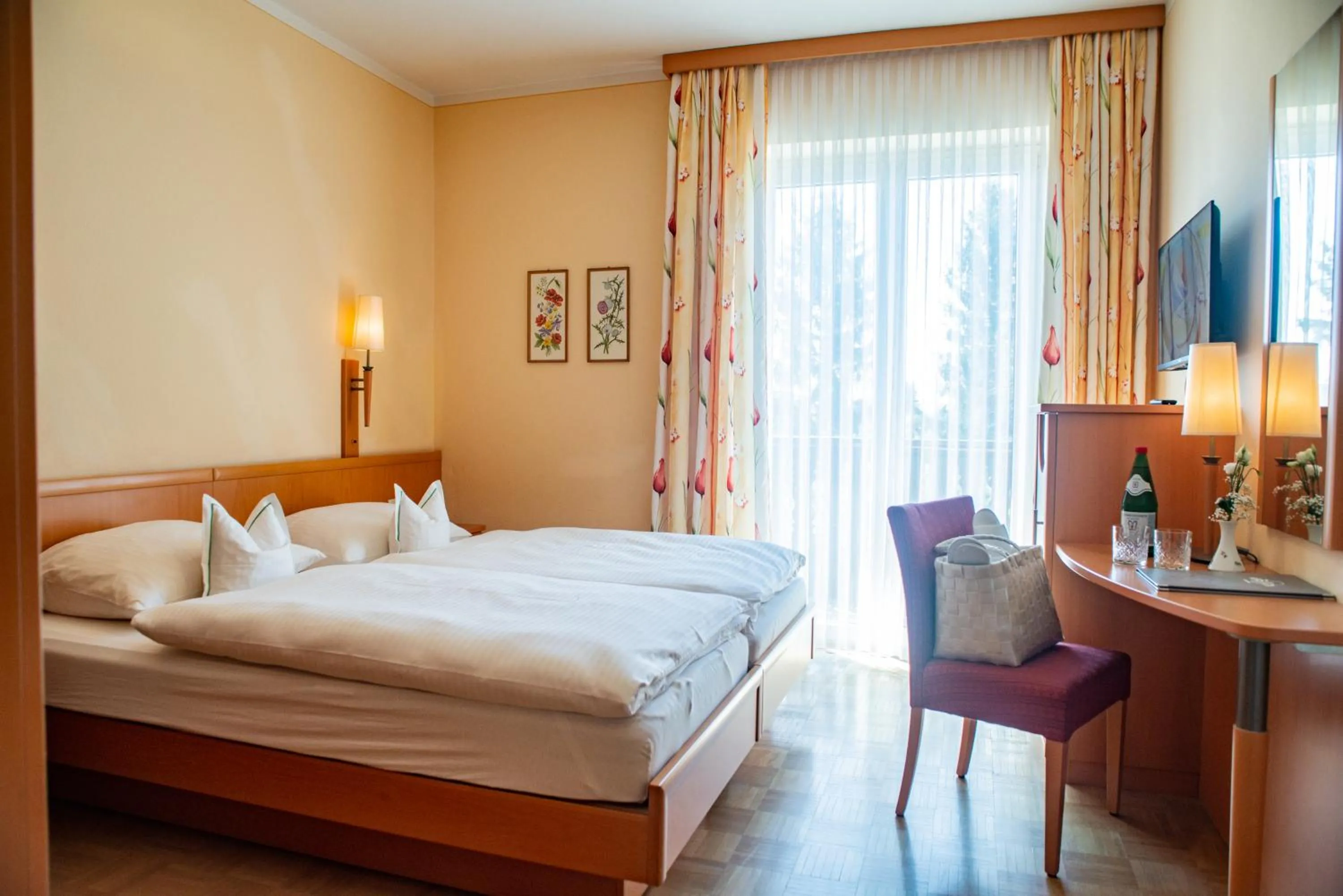 Photo of the whole room, Bed in Hotel Gasthof Scheer