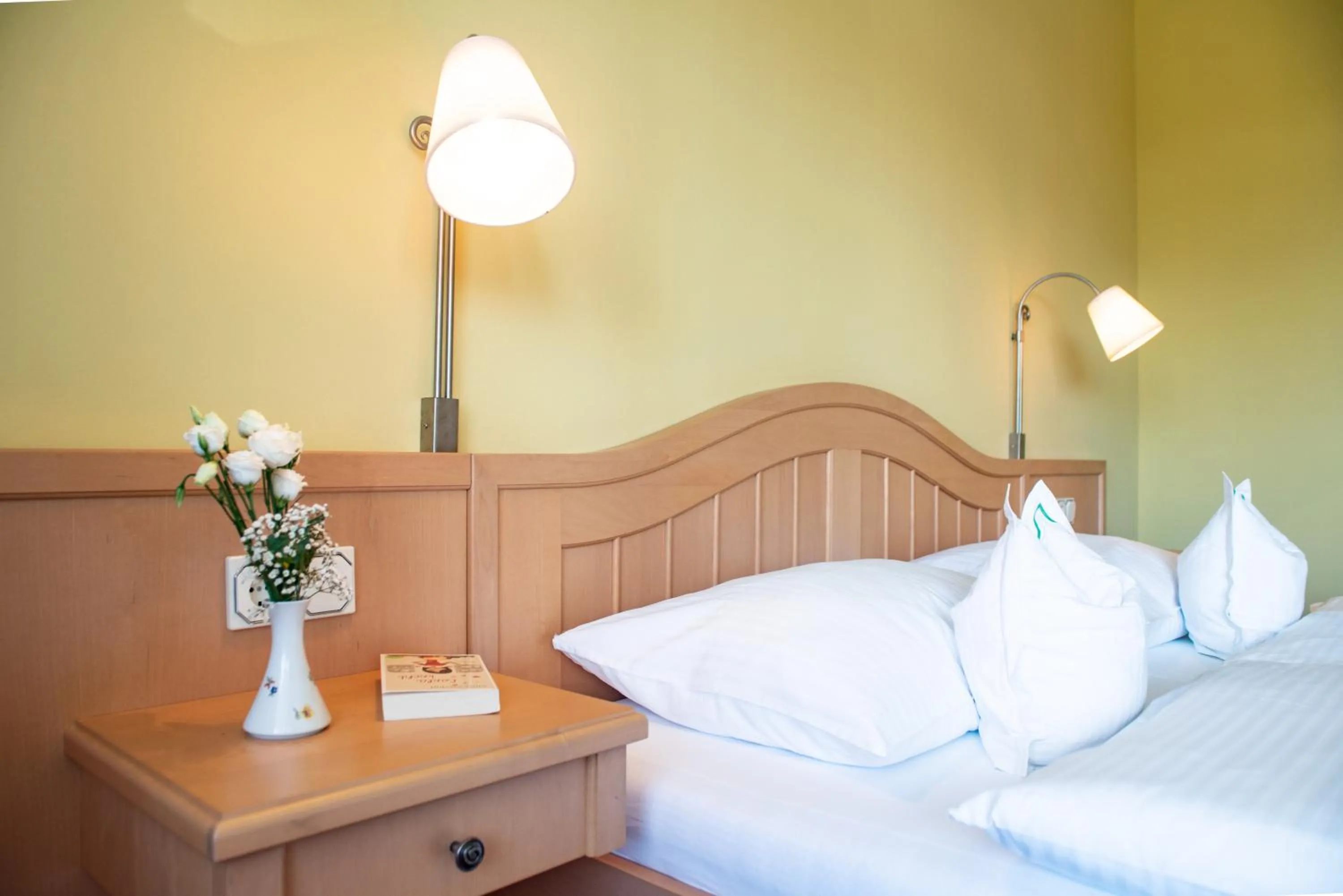 Photo of the whole room, Bed in Hotel Gasthof Scheer