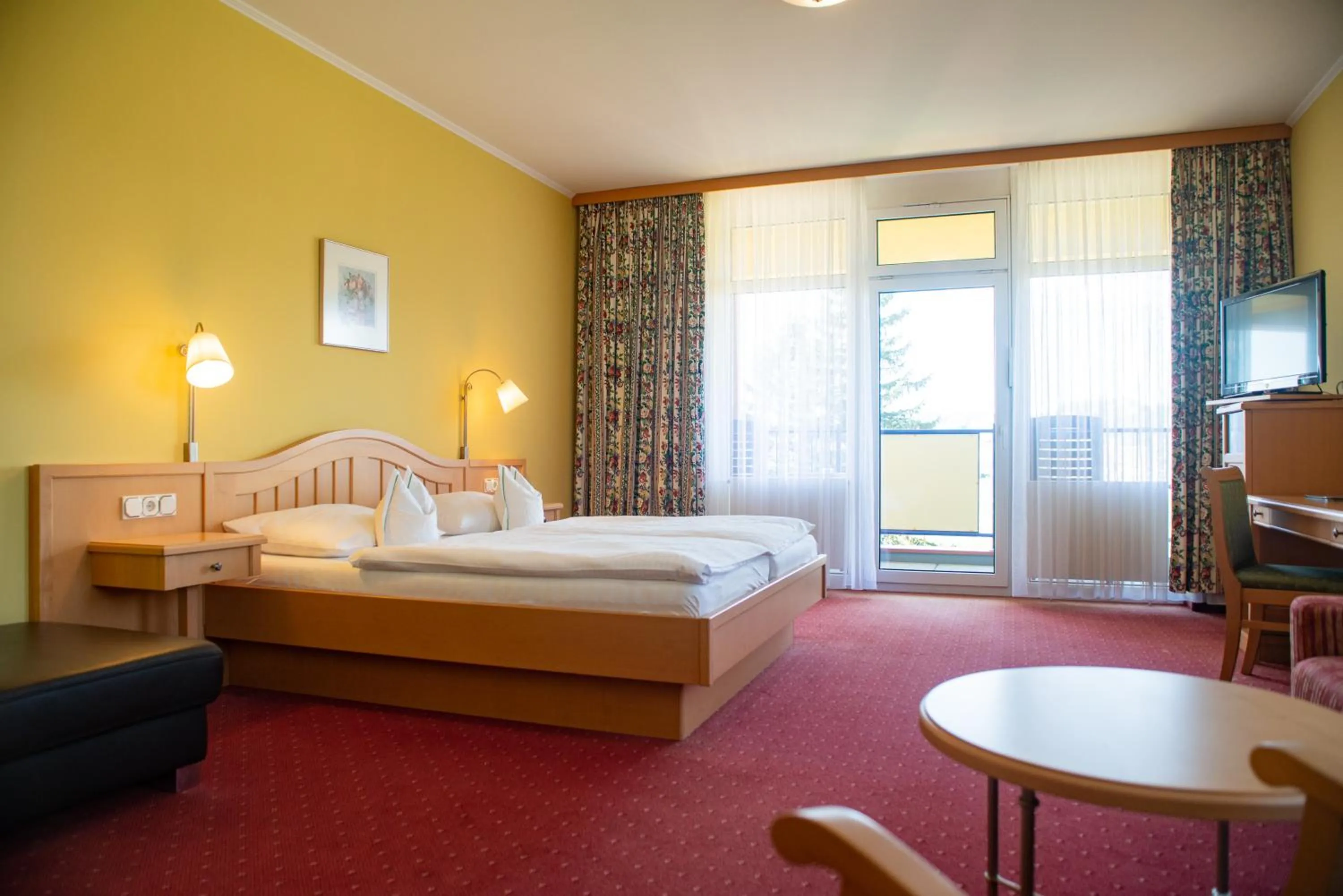 Photo of the whole room, Bed in Hotel Gasthof Scheer