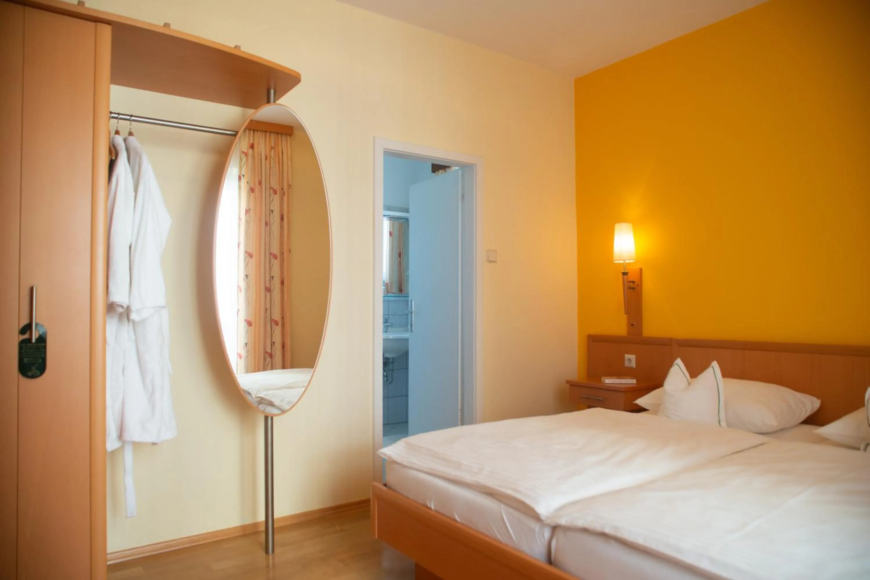 Photo of the whole room, Bed in Hotel Gasthof Scheer