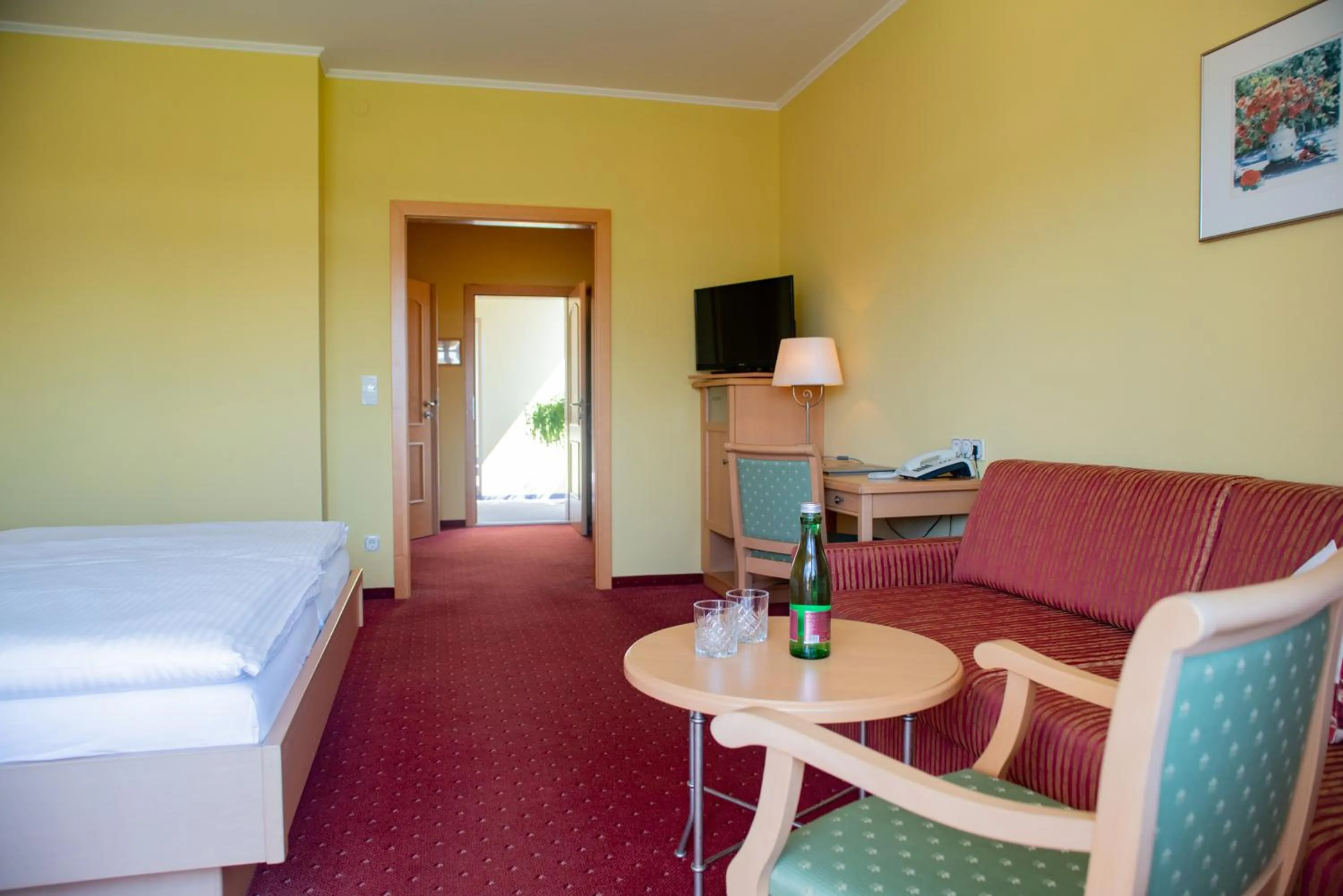 Living room, Bed in Hotel Gasthof Scheer
