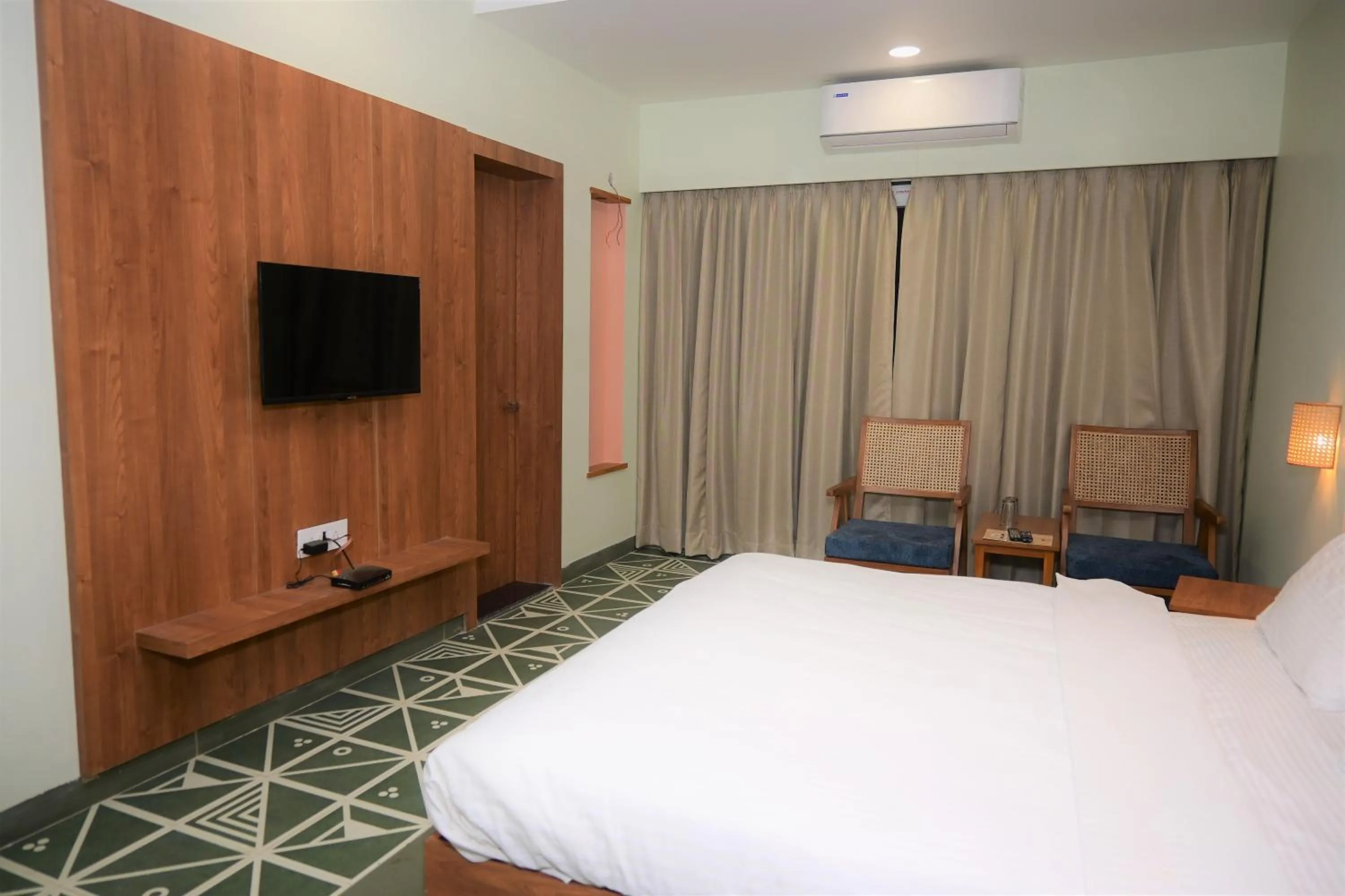 Bedroom, Bed in Hotel Ashray