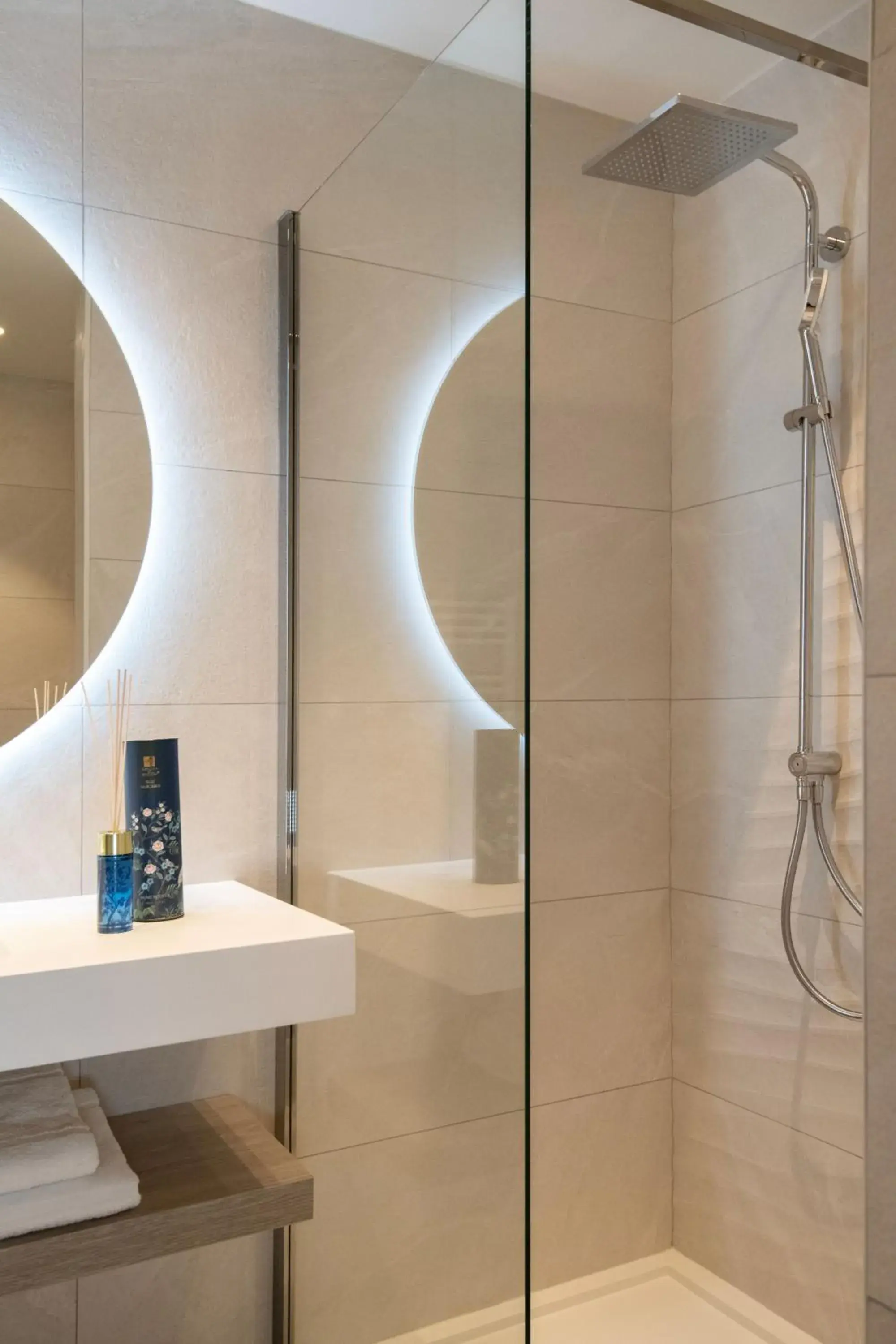 Deluxe Twin Room in Résidence Hôtelière Chambord au coeur de Menton - entièrement rénovée Deluxe Twin Room in Résidence Hôtelière Chambord au coeur de Menton - entièrement rénovée