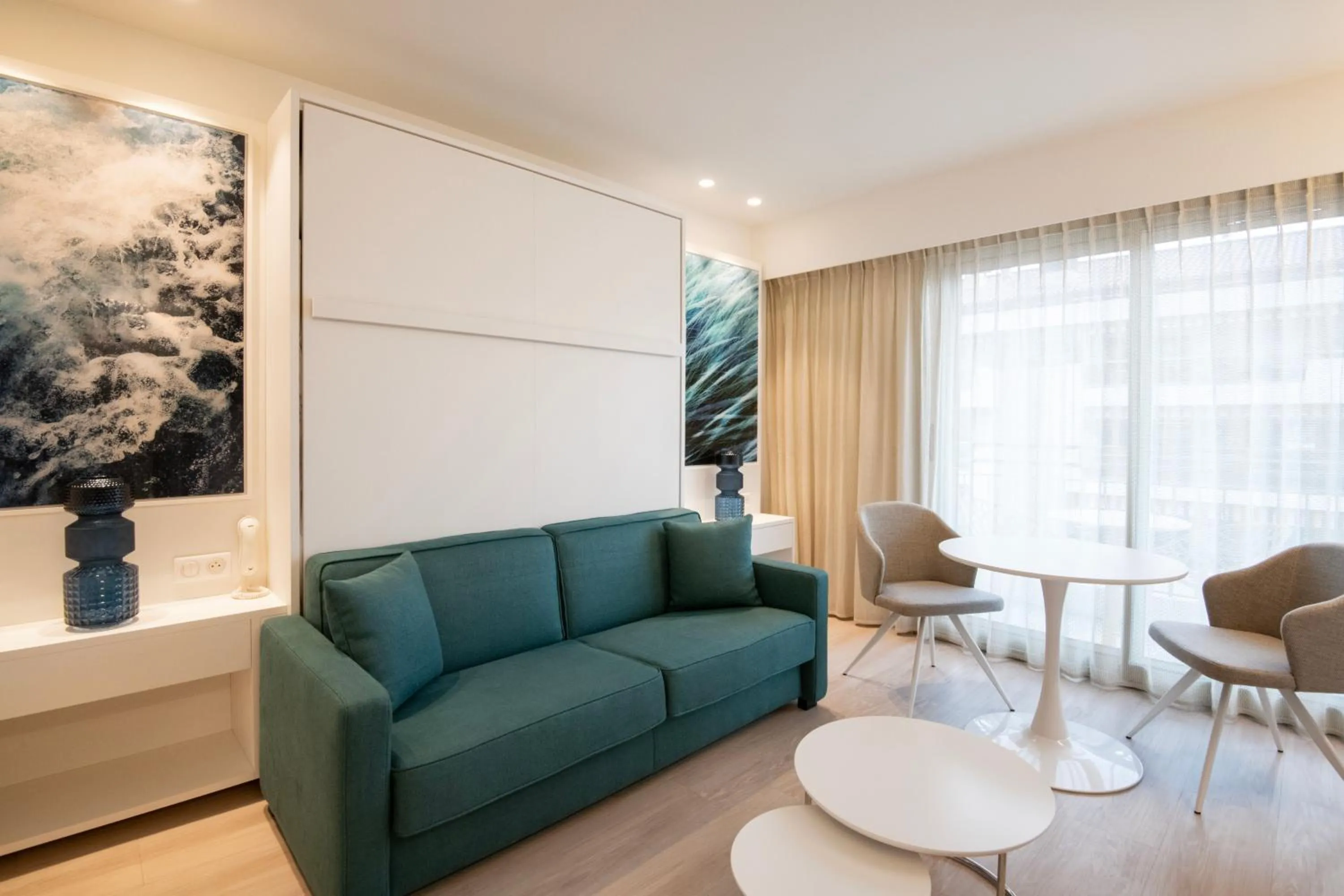 Living room in Résidence Hôtelière Chambord au coeur de Menton - entièrement rénovée