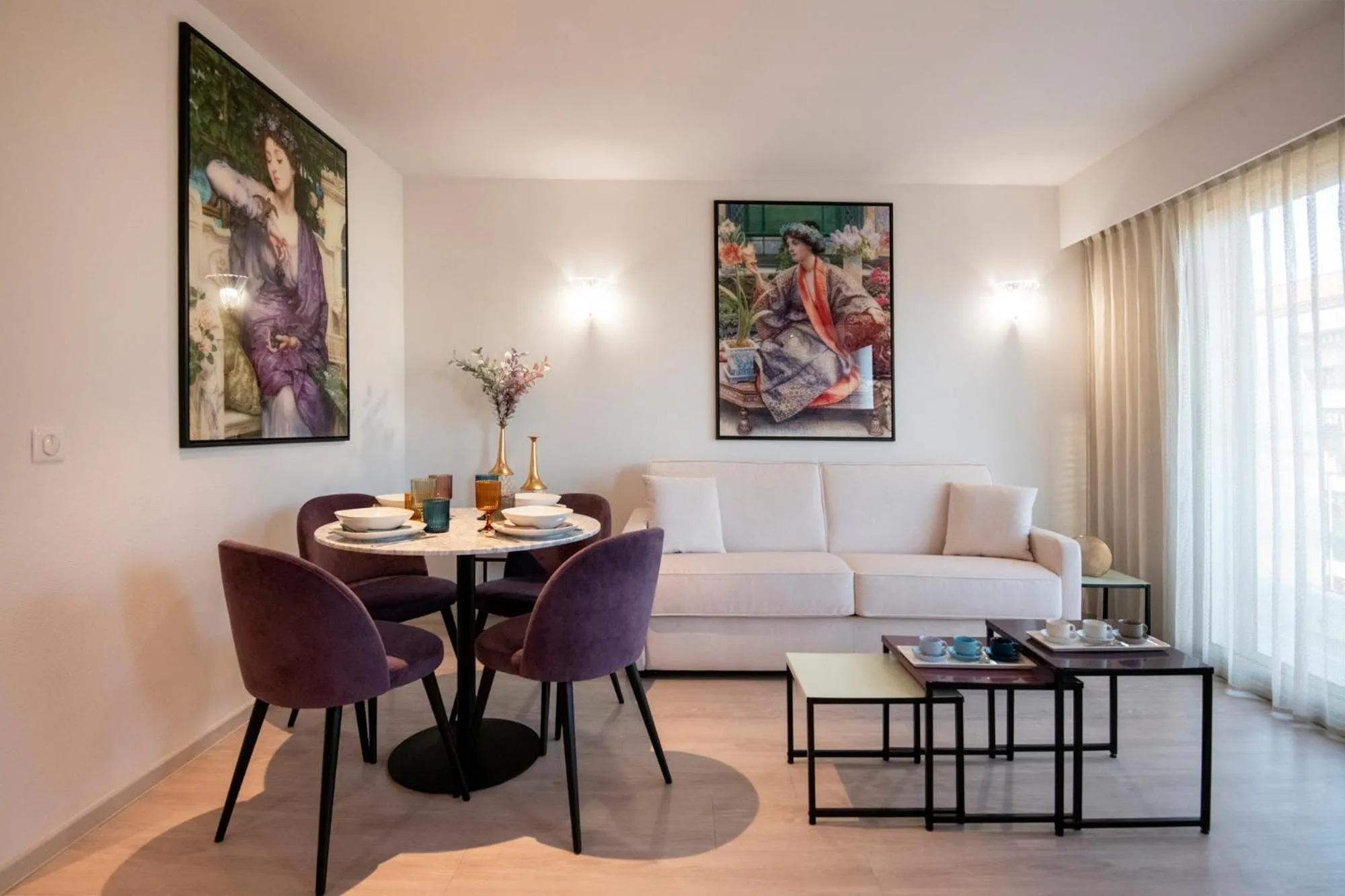 Seating area in Résidence Hôtelière Chambord au coeur de Menton - entièrement rénovée