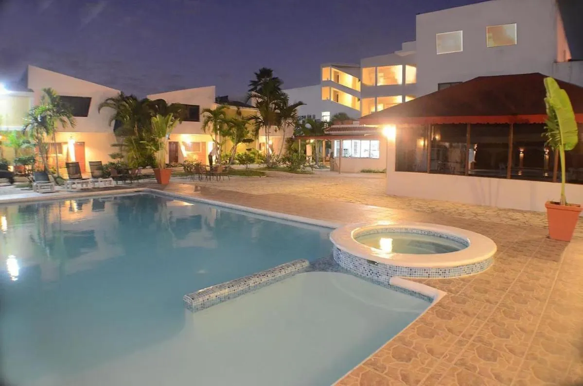 Property building in Hotel Tropicana Santo Domingo