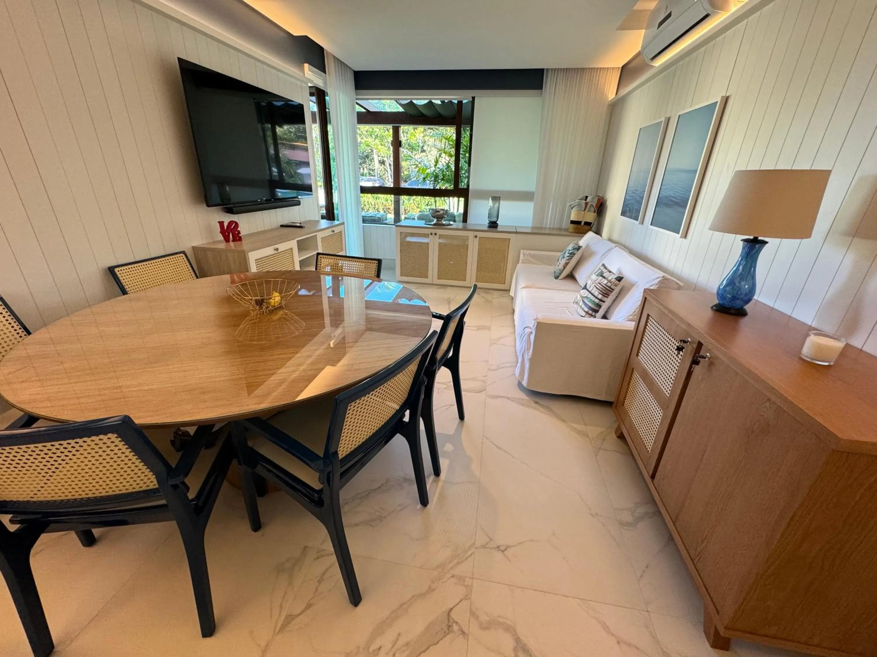 Flat+deck ao lado da igrejinha