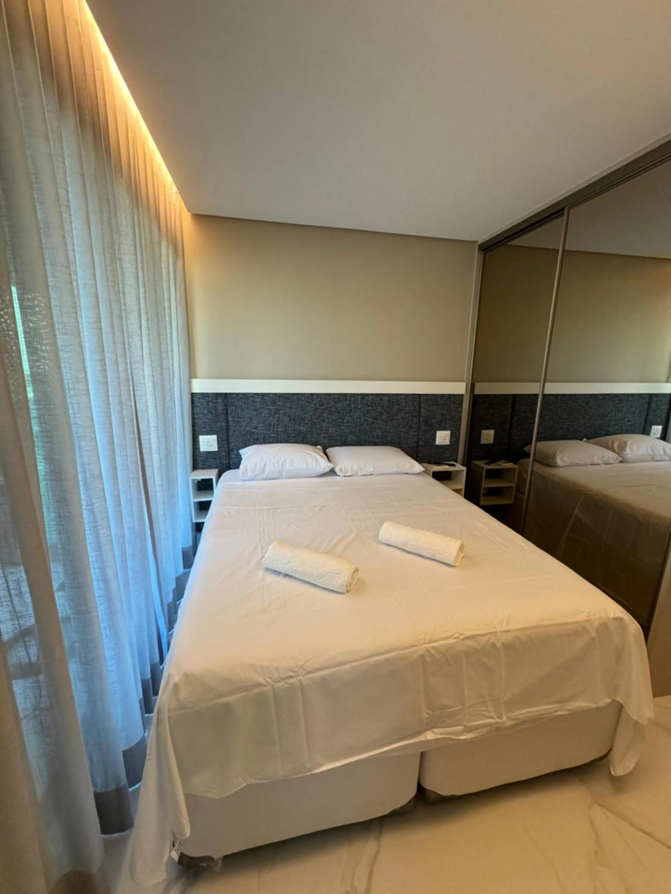 Bed in Flat+deck ao lado da igrejinha