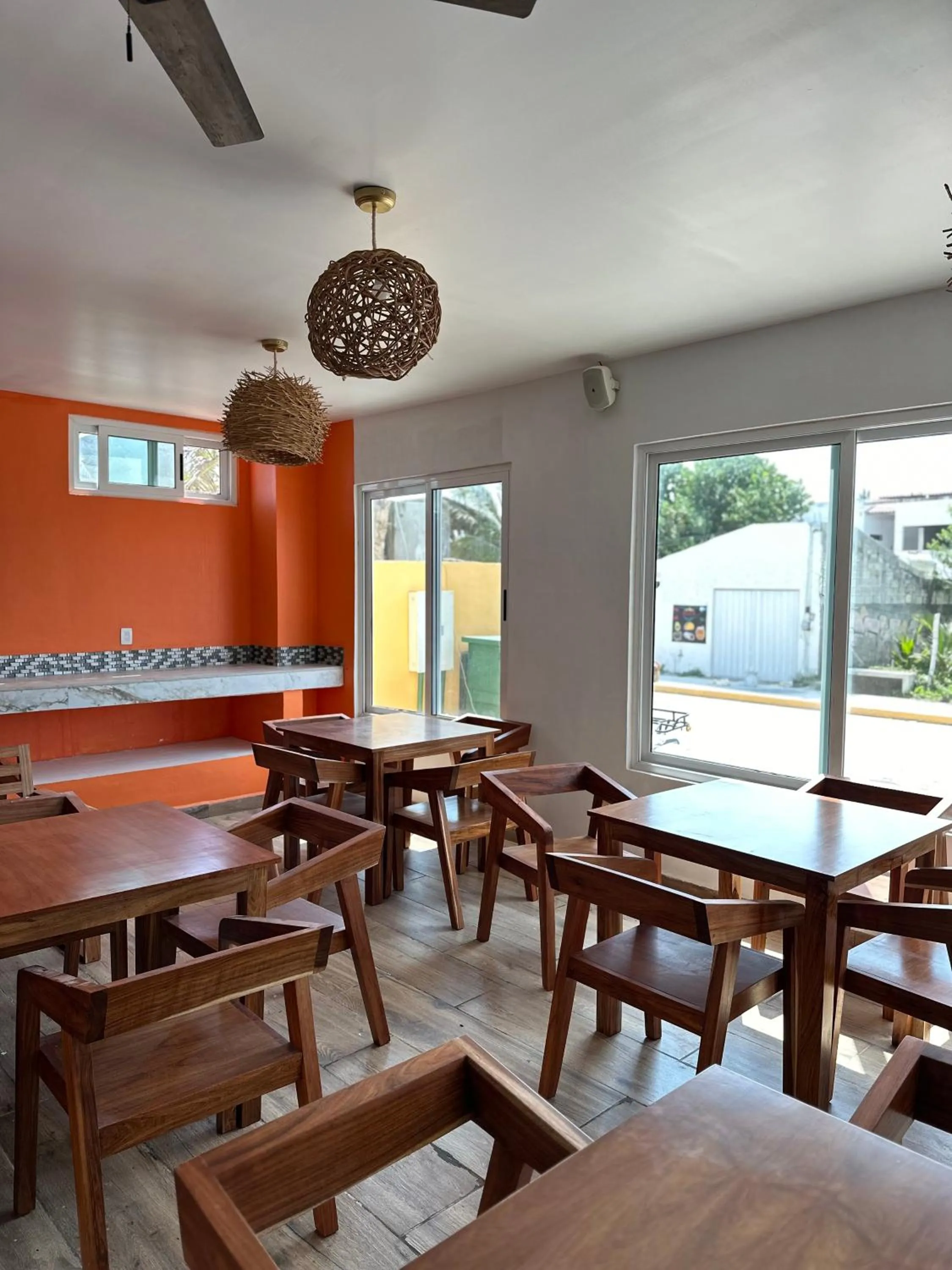 Restaurant/places to eat in Oneiro Suites with Sea View