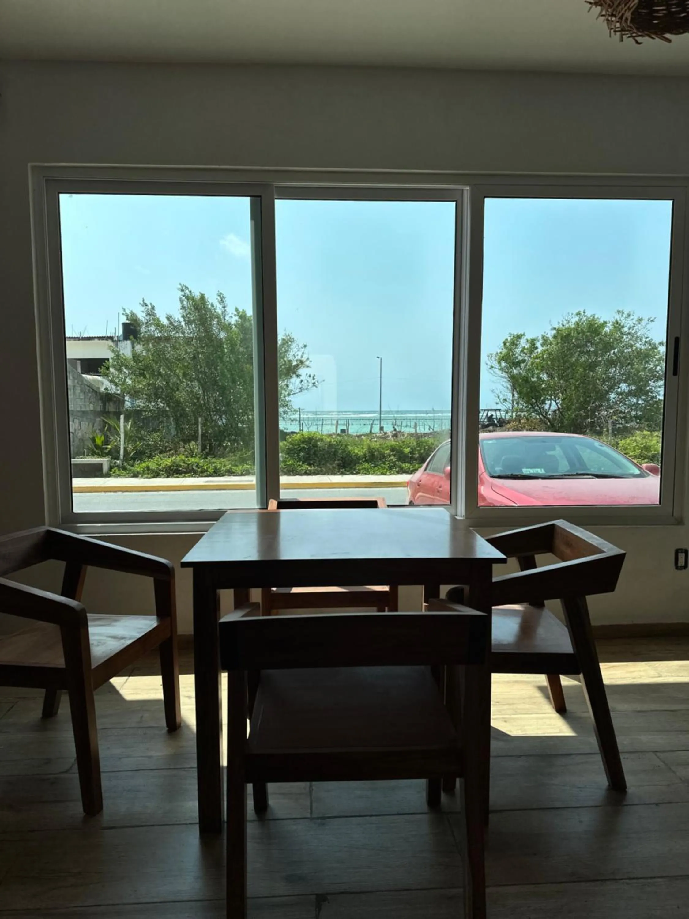 Restaurant/places to eat in Oneiro Suites with Sea View