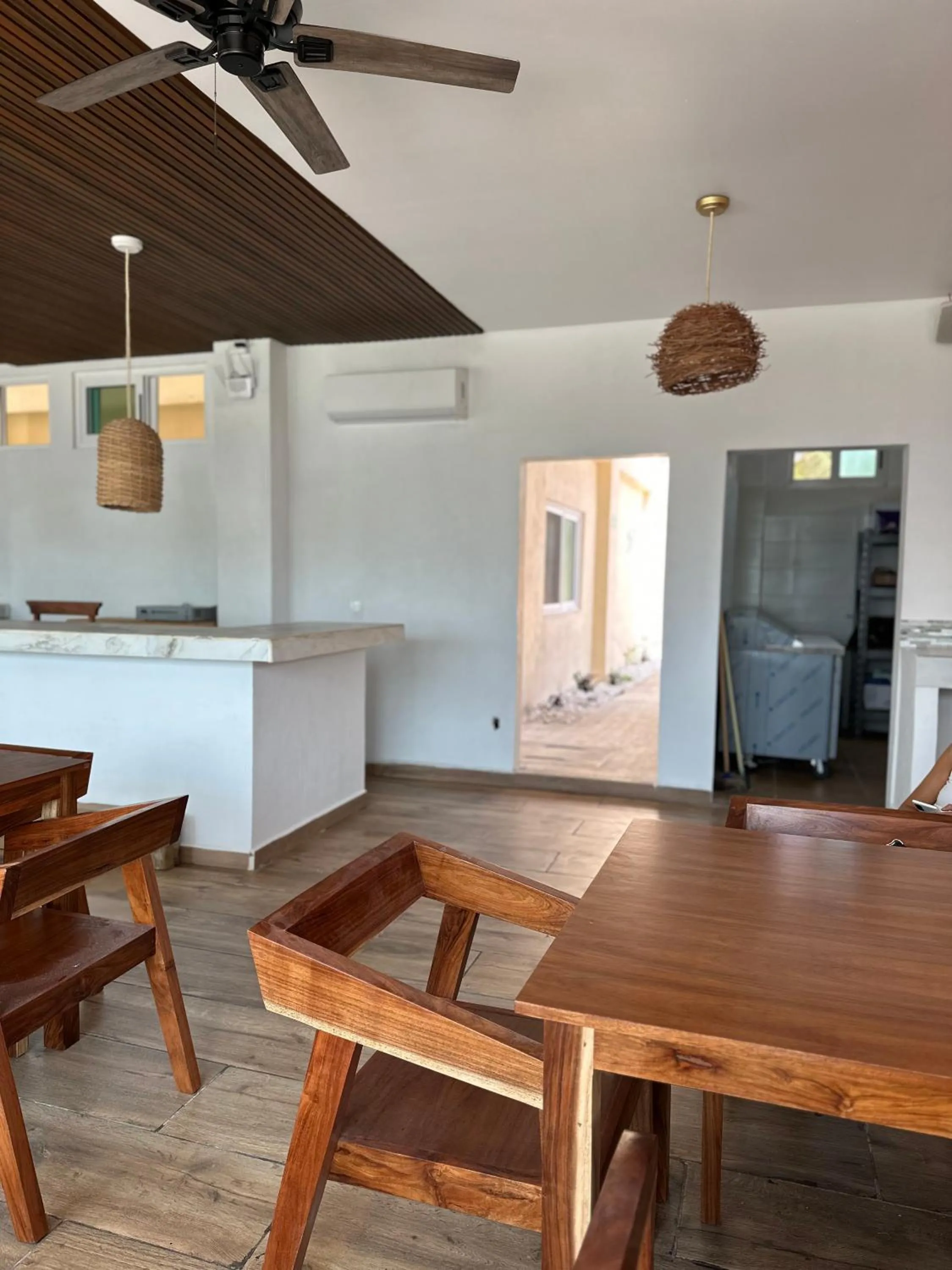 Restaurant/places to eat in Oneiro Suites with Sea View