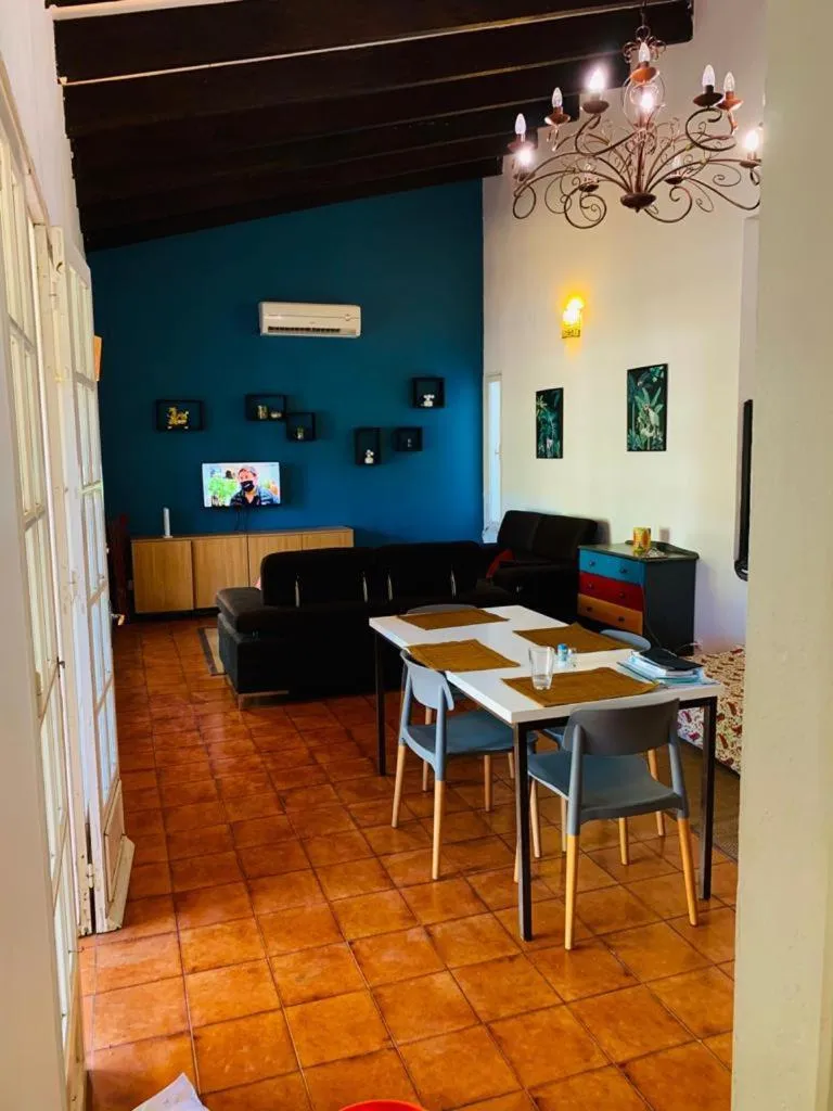 MARINA , 2mn à PIEDS PLAGE BOUCAN CANOT