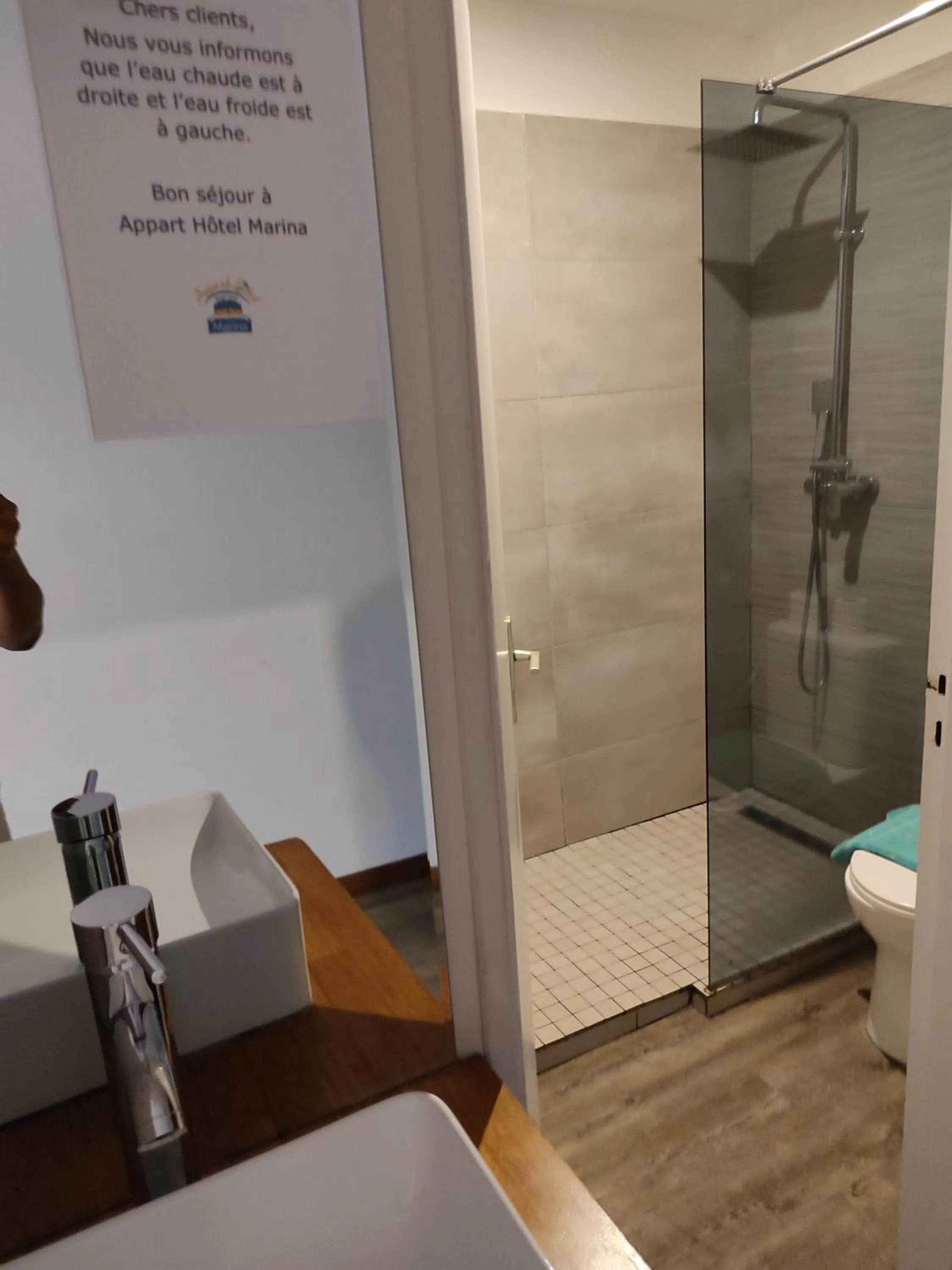 MARINA , 2mn à PIEDS PLAGE BOUCAN CANOT