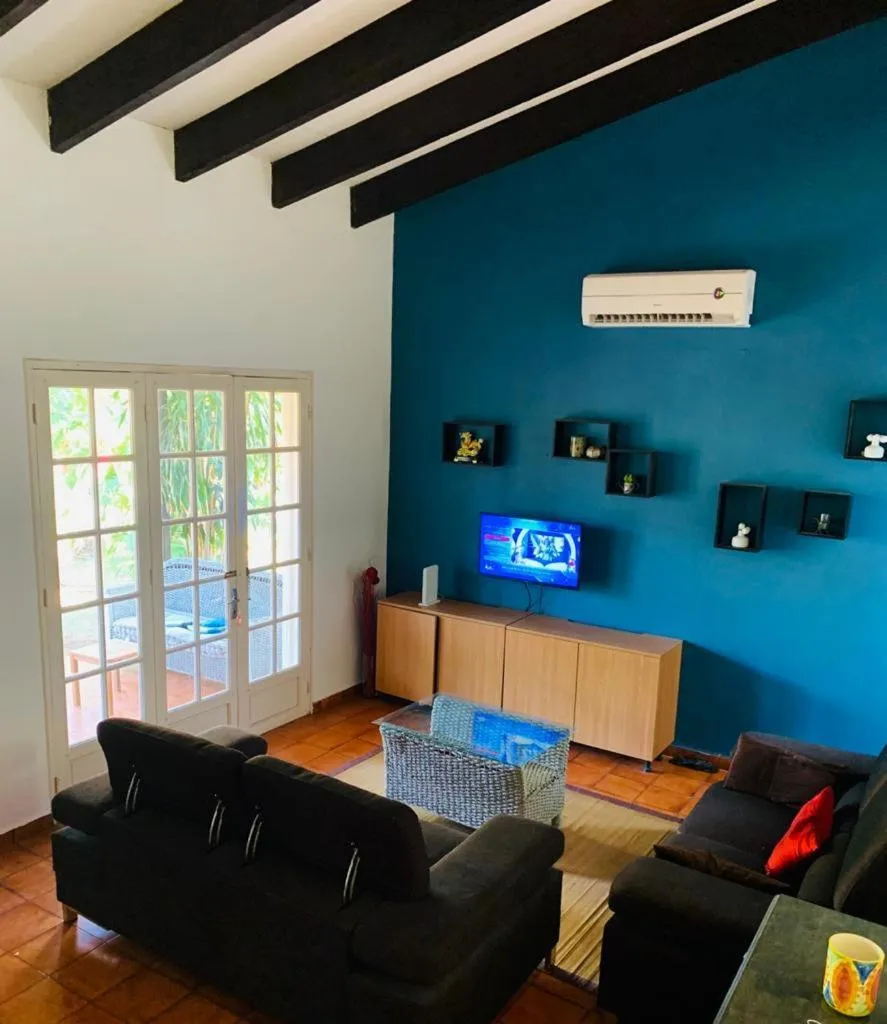 MARINA , 2mn à PIEDS PLAGE BOUCAN CANOT